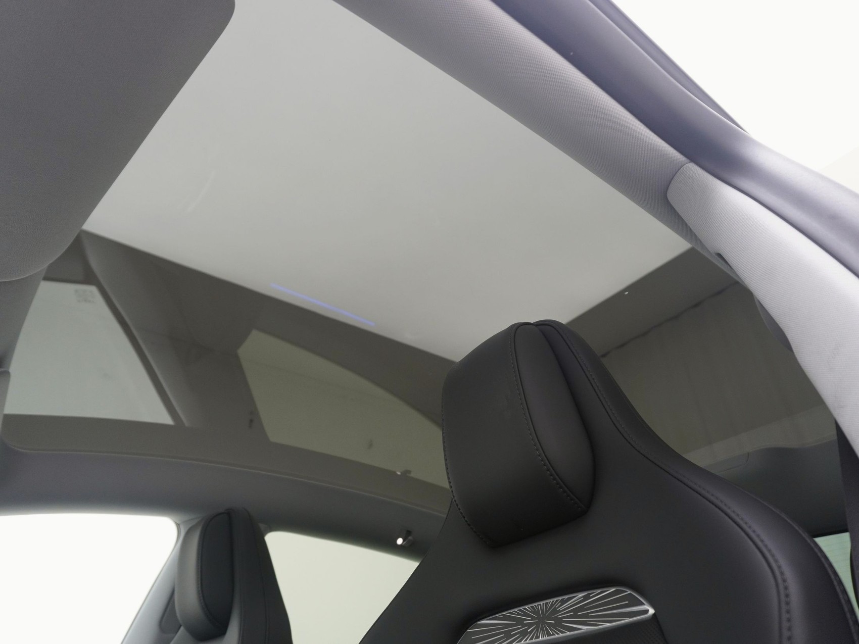 TESLA Model Y Performance AWD-image-28