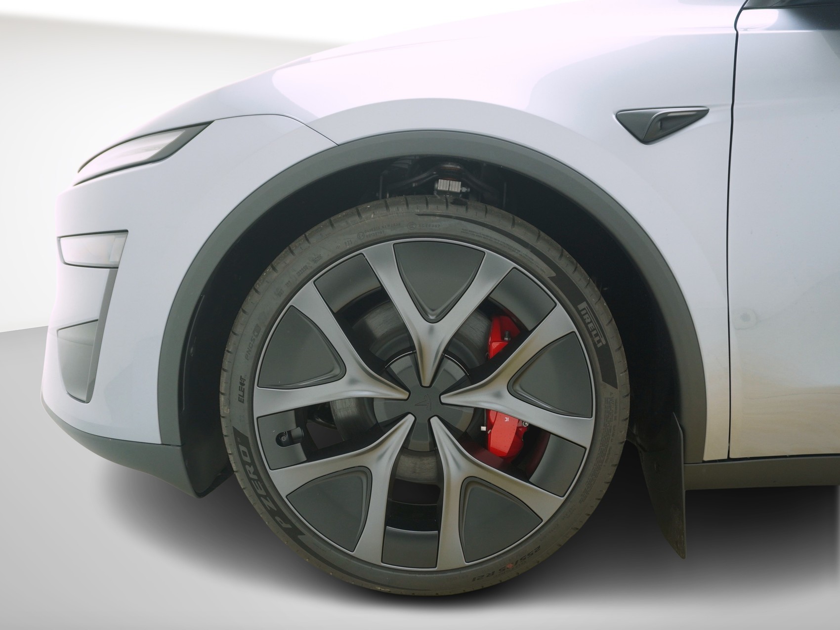 TESLA Model Y Performance AWD-image-10