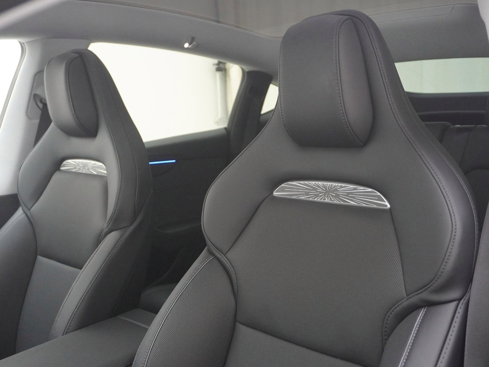 TESLA Model Y Performance AWD-image-15