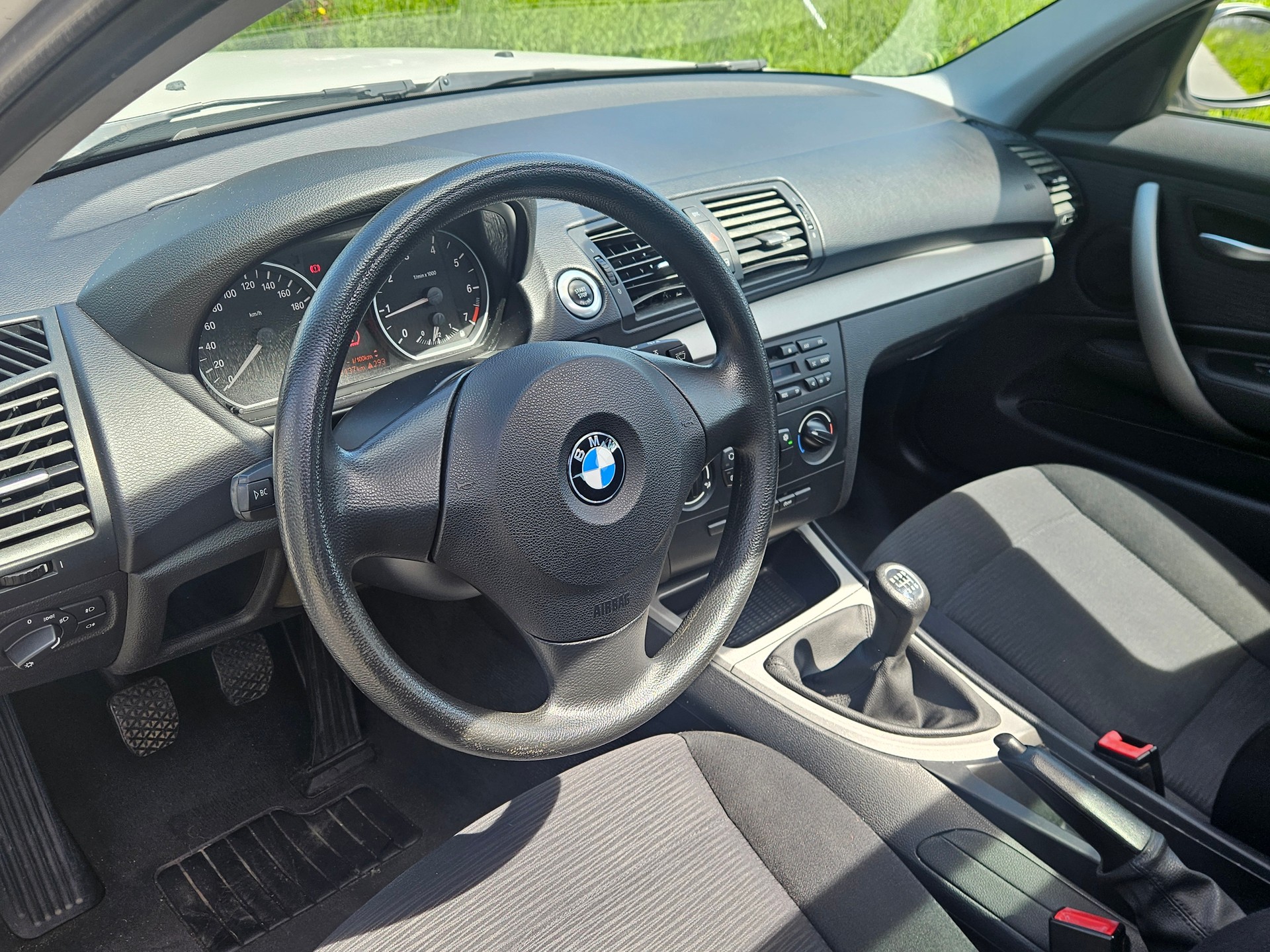 BMW 116i Access-image-8