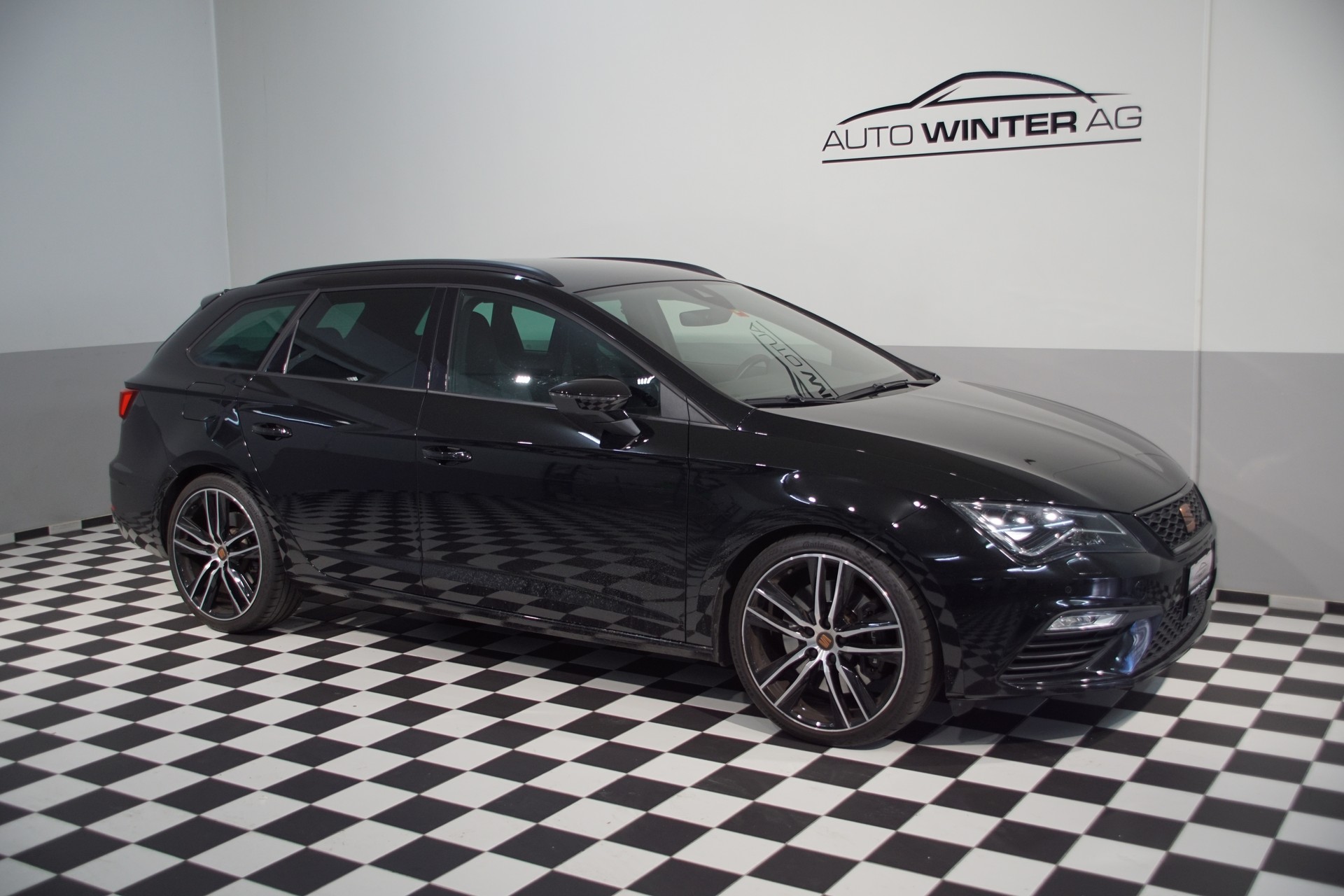 SEAT Leon ST 2.0 TSI Cupra 300 4 Drive DSG-showroom-element-1