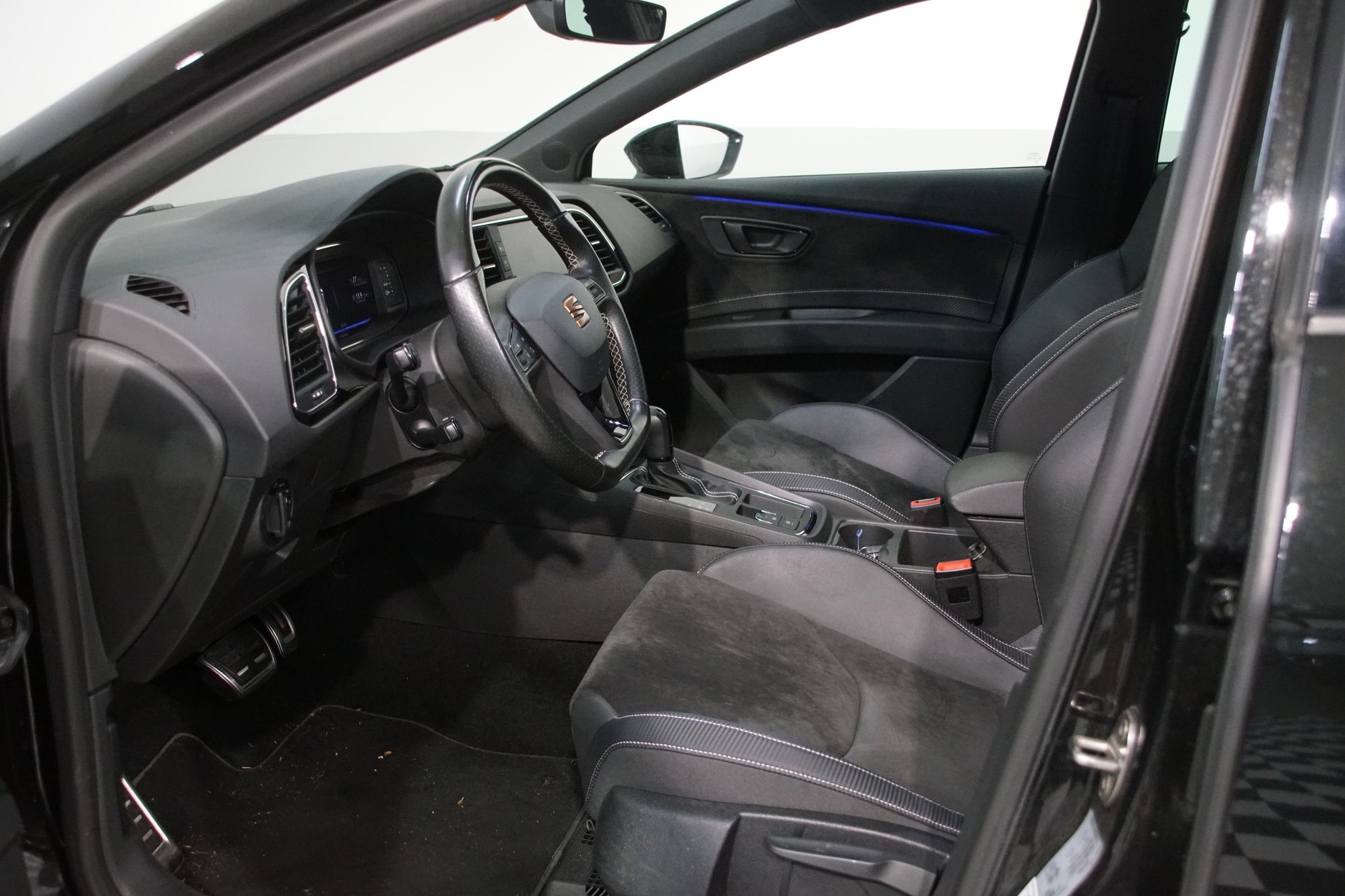 SEAT Leon ST 2.0 TSI Cupra 300 4 Drive DSG-image-9