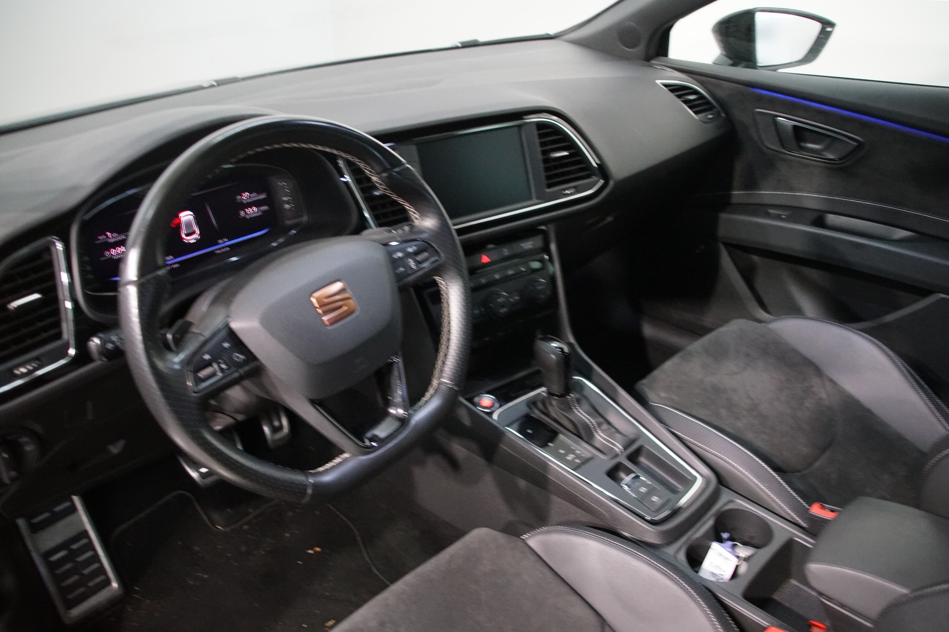 SEAT Leon ST 2.0 TSI Cupra 300 4 Drive DSG-image-11