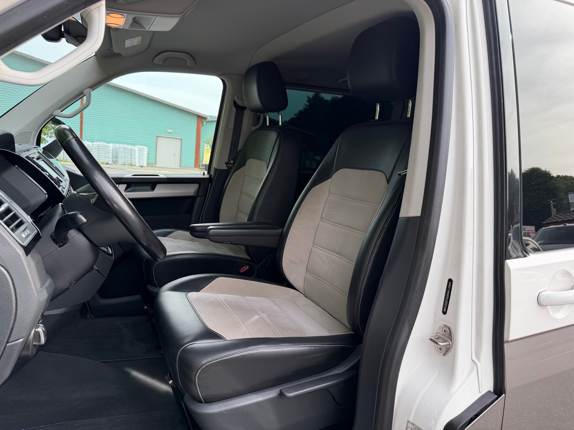 VW T6 Multivan 2.0 Bi-TDI Gen Six 4Motion DSG-image-4