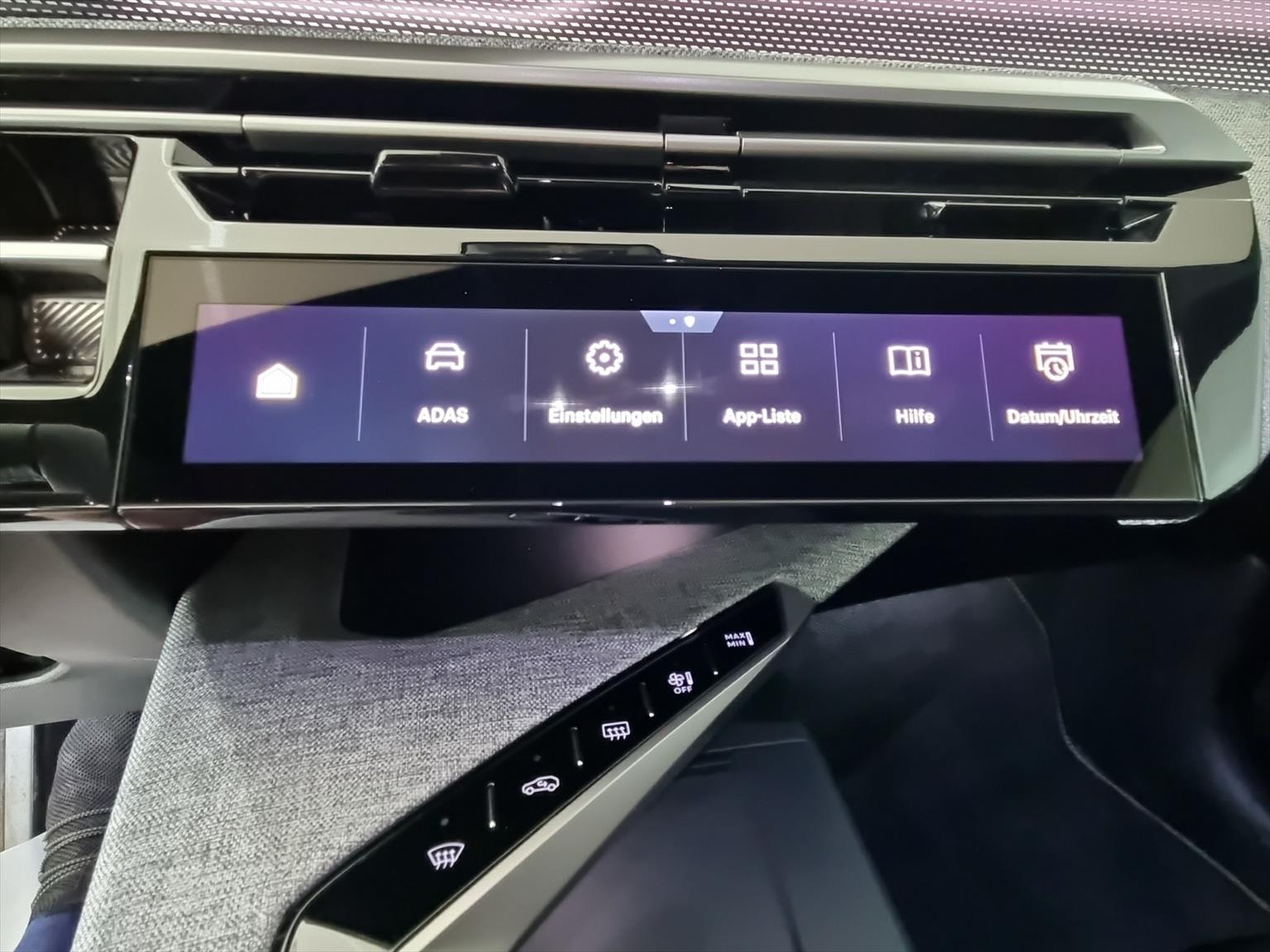 PEUGEOT 5008 145 Hybrid GT 7-Plätzer-image-14