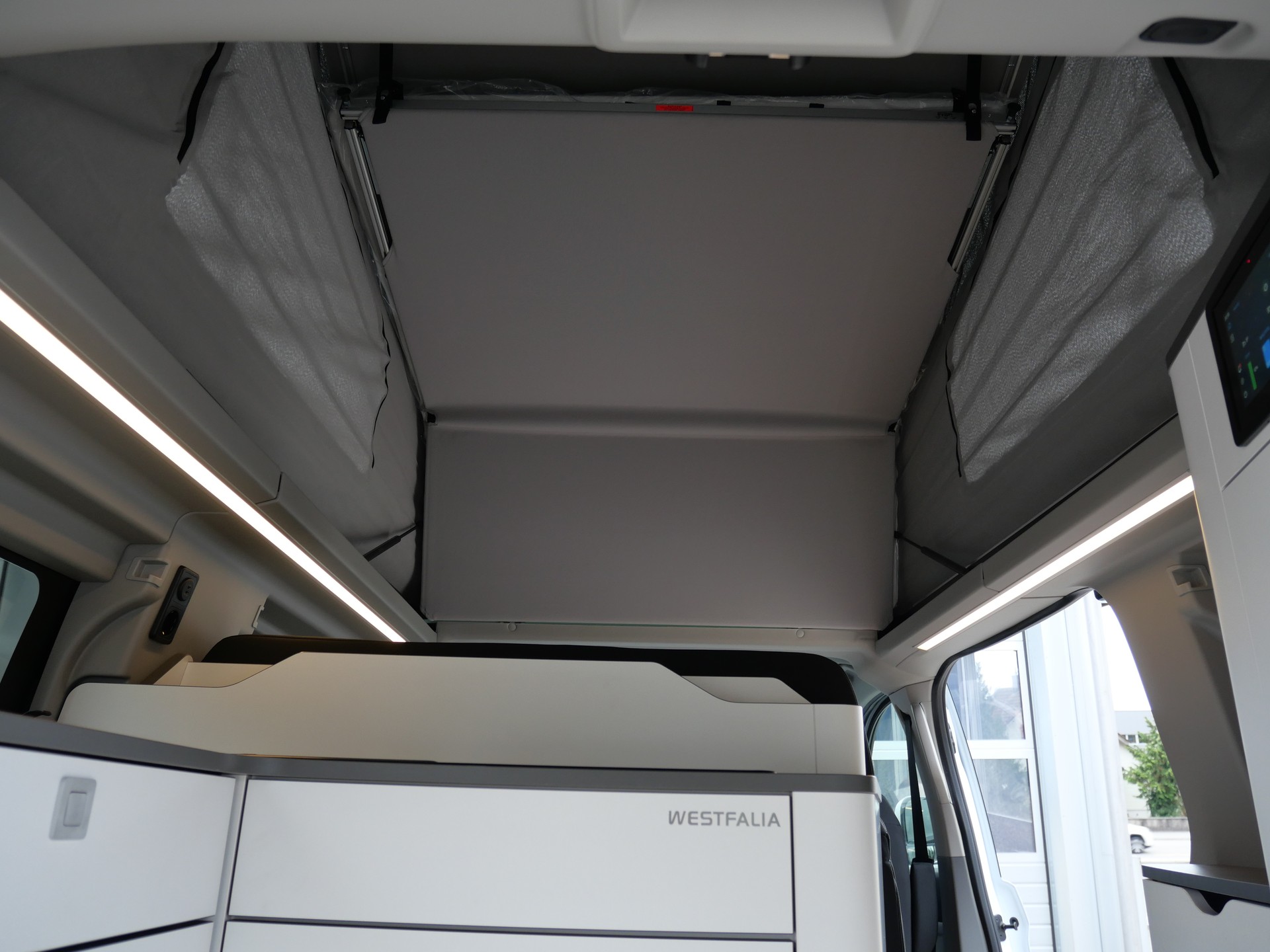 FORD Nugget Westfalia L1 170PS Automat-image-11