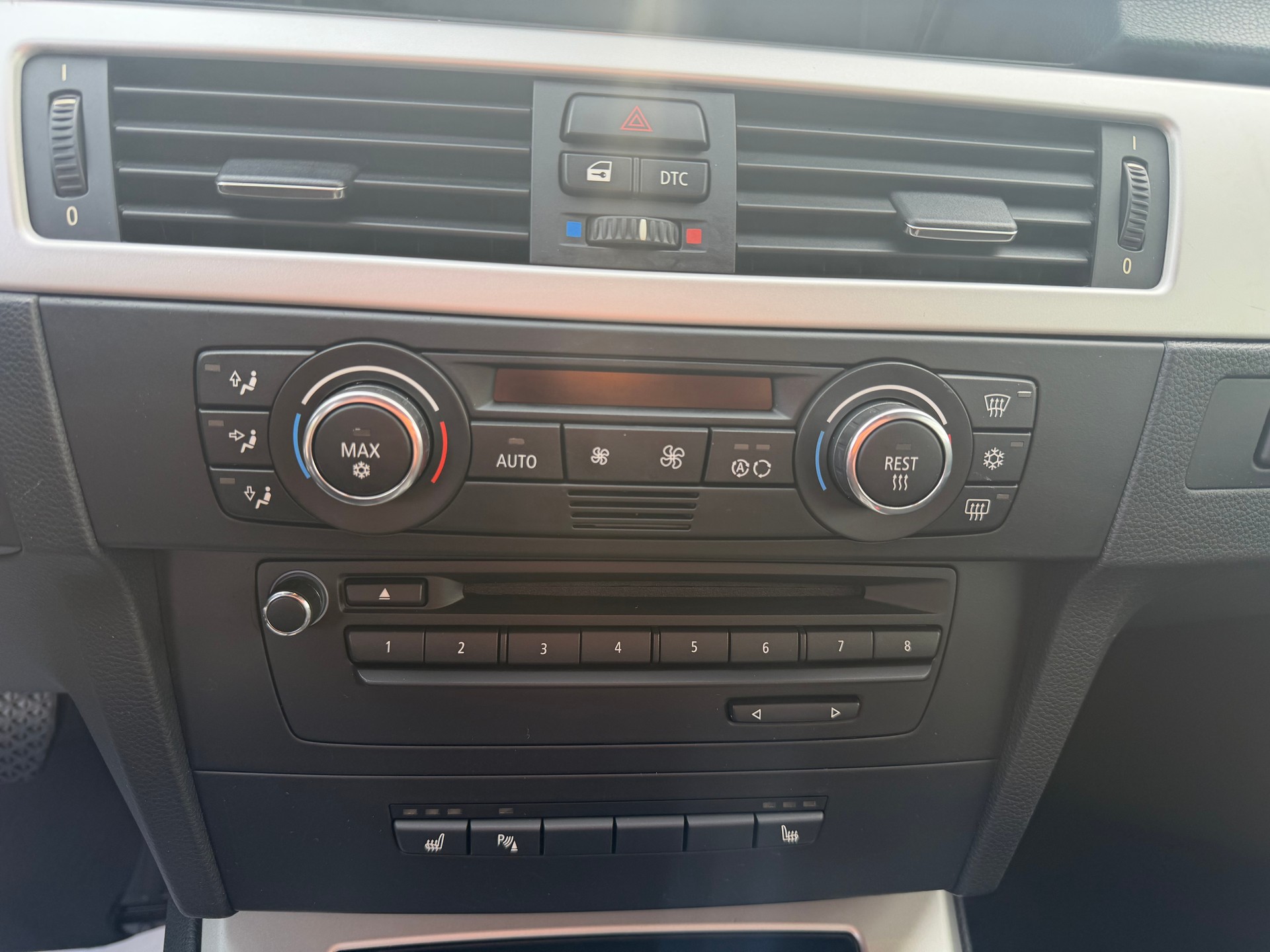 BMW 320i Cabriolet Steptronic-image-8
