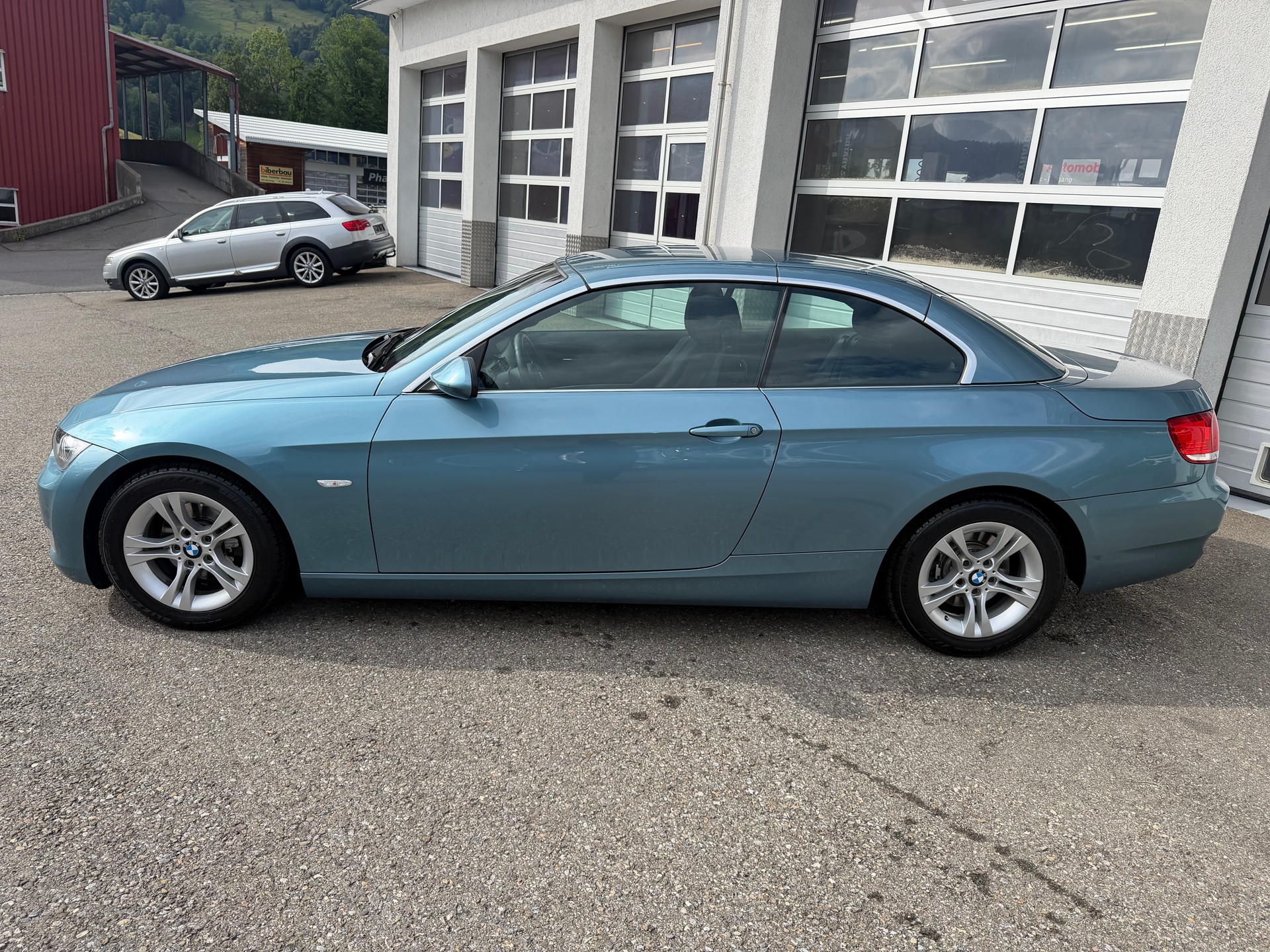 BMW 320i Cabriolet Steptronic-image-1
