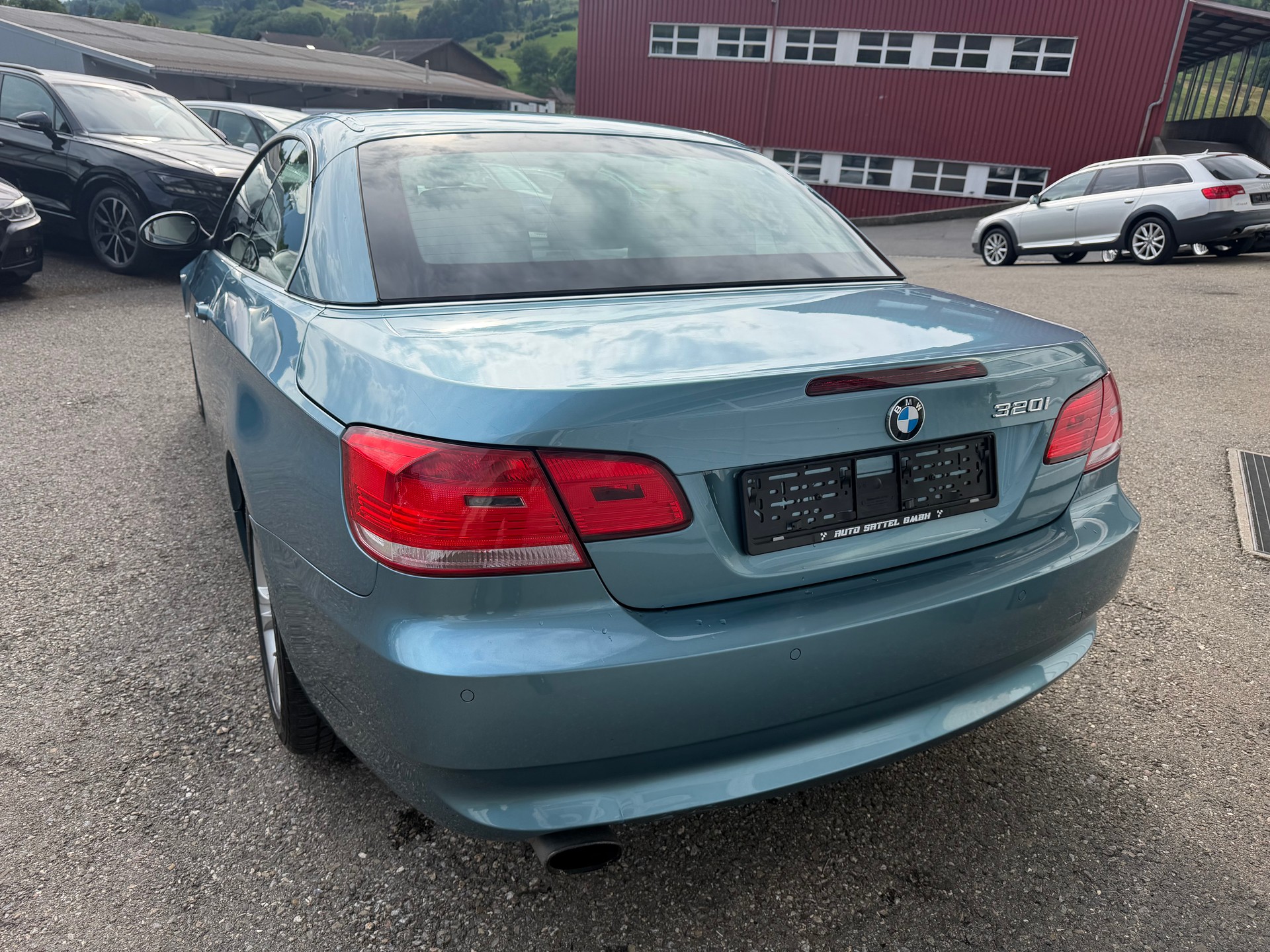 BMW 320i Cabriolet Steptronic-image-2