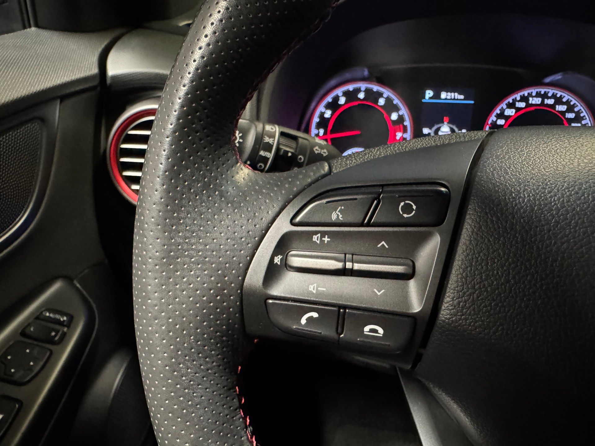 HYUNDAI Kona 1.6 T-GDi Iron Man Edition 4WD DCT (6)-image-10