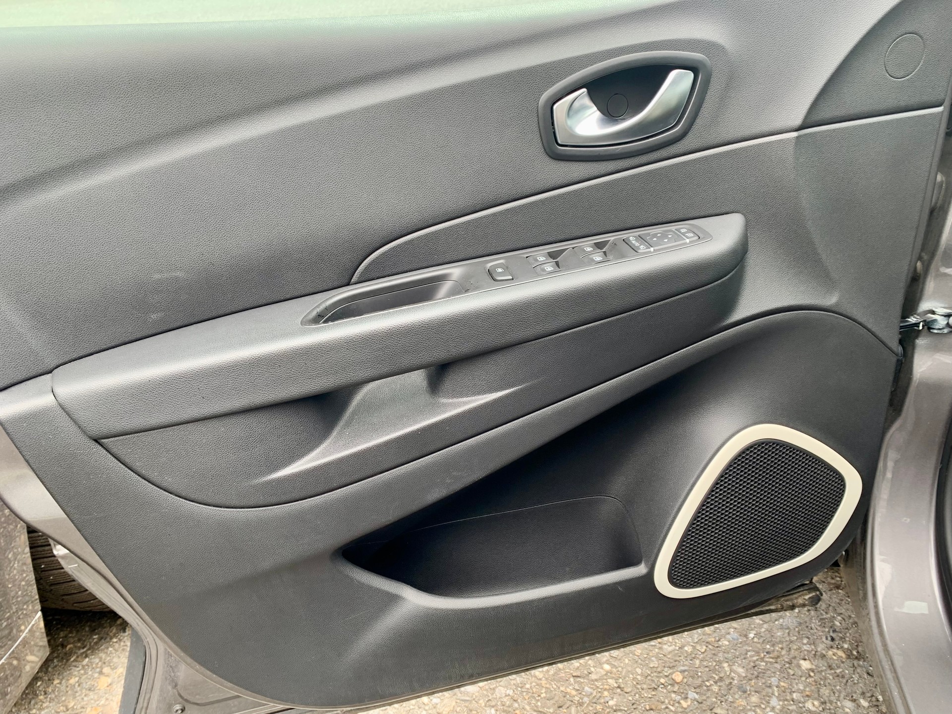 RENAULT Captur 0.9 Zen-image-9