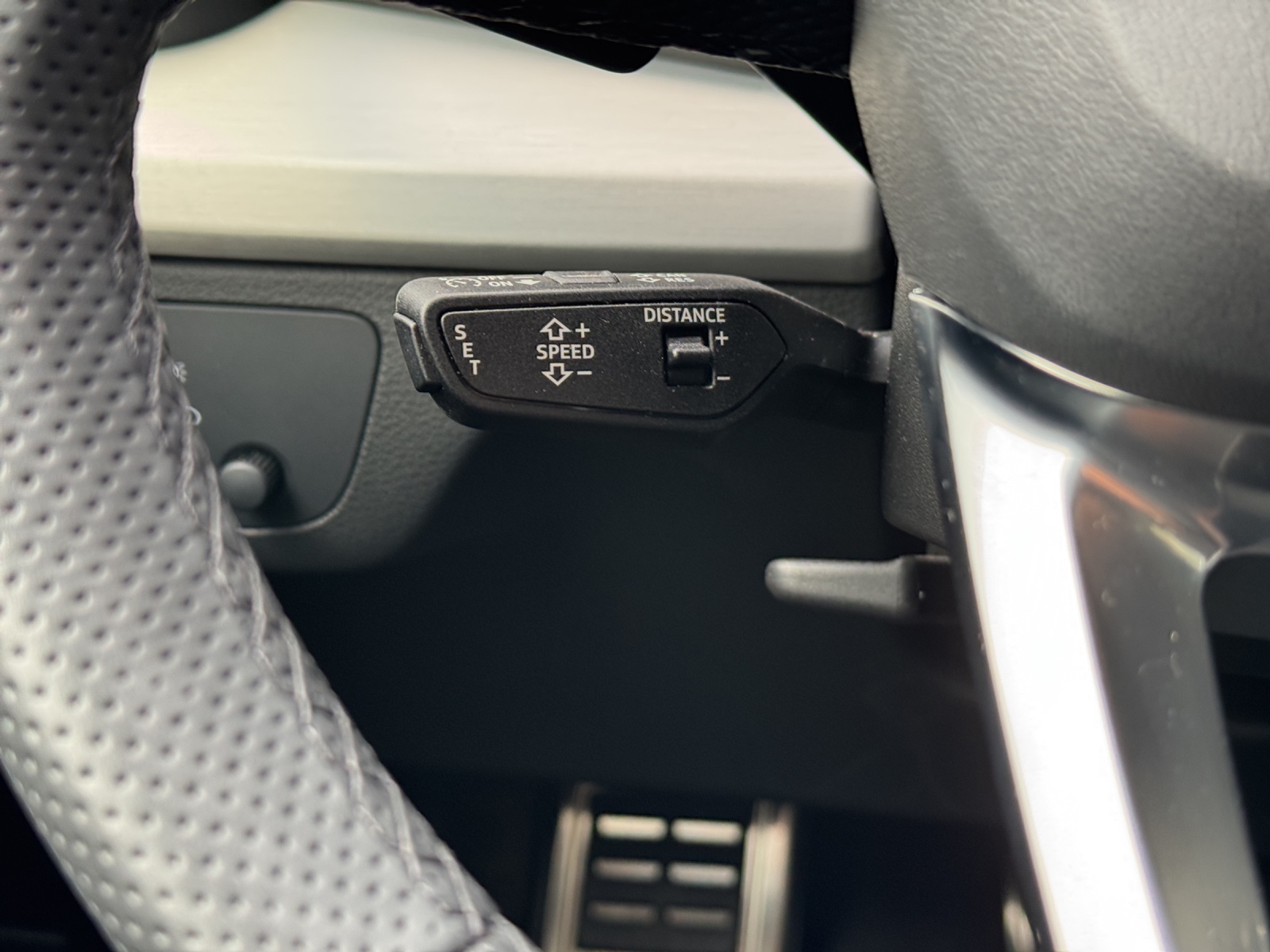 AUDI Q5 2.0 40 TDI S Line Black Edition quattro-image-11