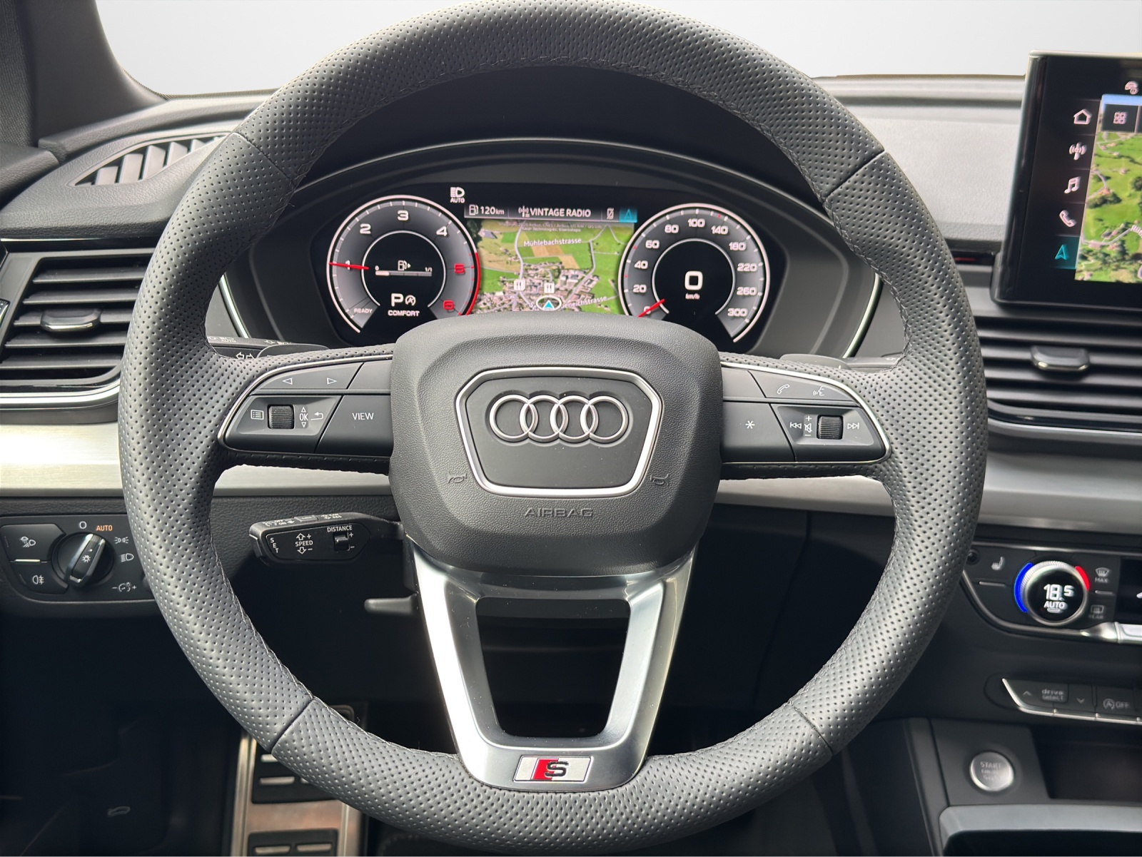 AUDI Q5 2.0 40 TDI S Line Black Edition quattro-image-10