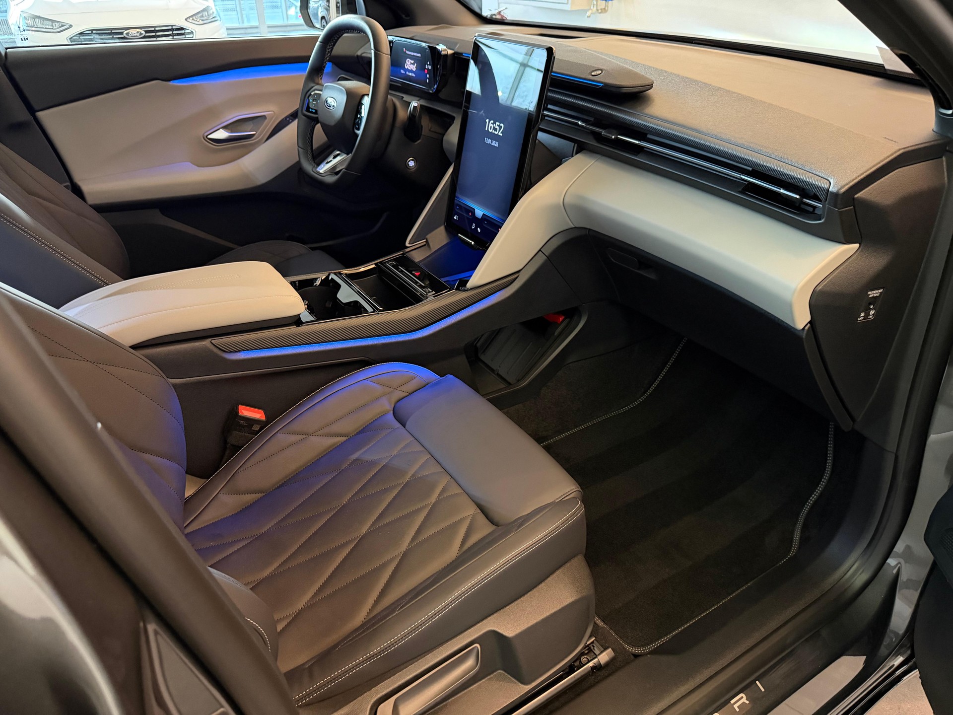 FORD Capri Extended Range Premium AWD-image-16