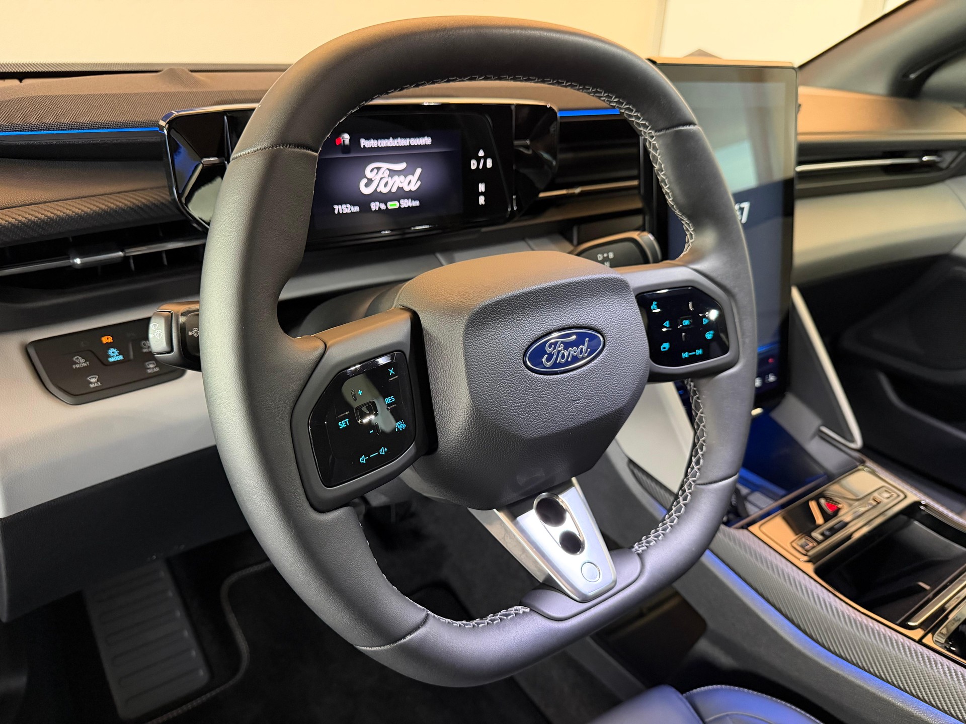 FORD Capri Extended Range Premium AWD-image-10