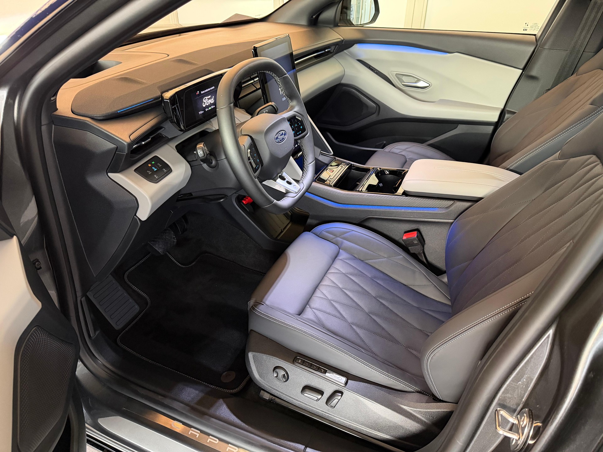 FORD Capri Extended Range Premium AWD-image-7