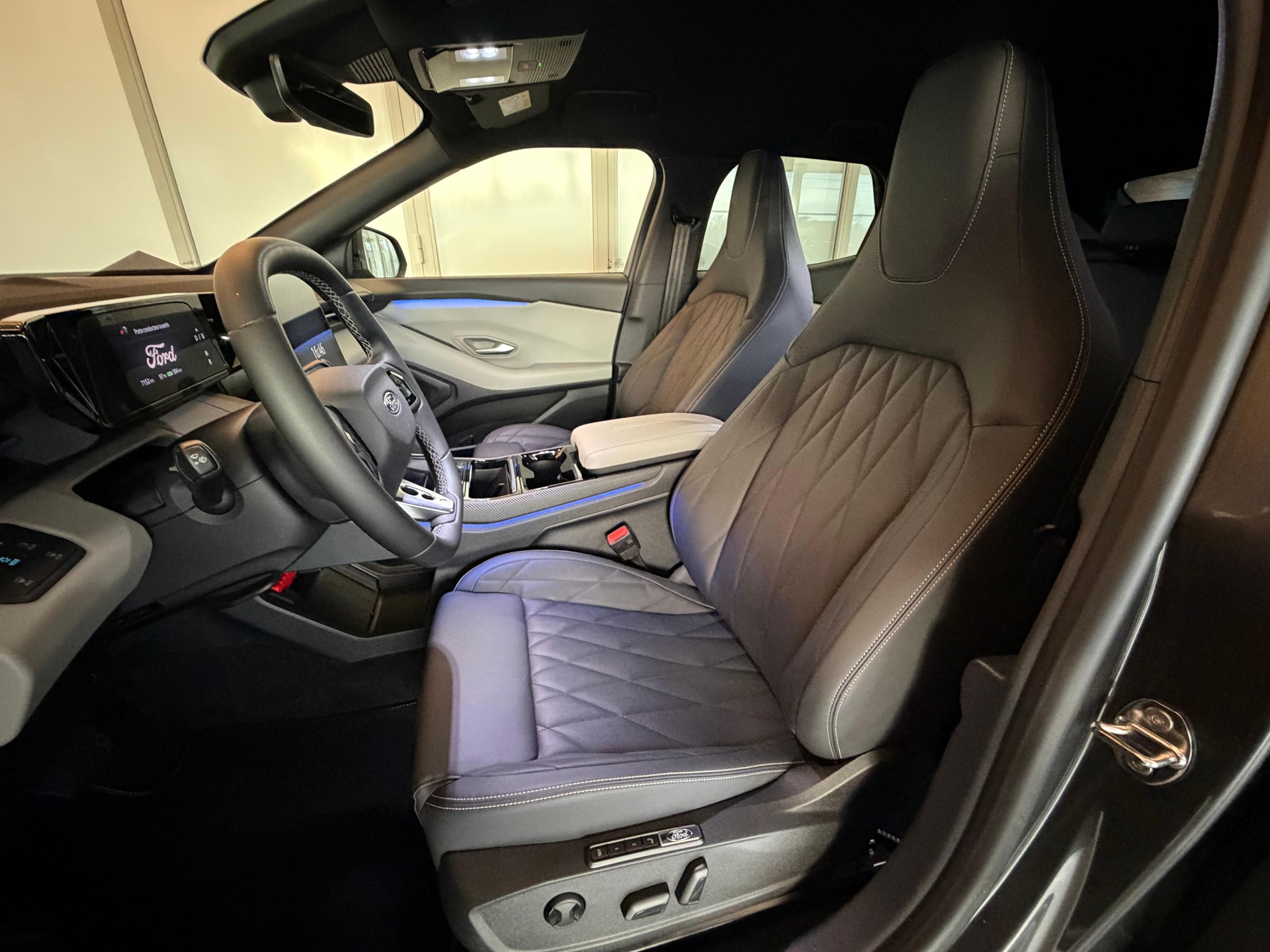 FORD Capri Extended Range Premium AWD-image-8