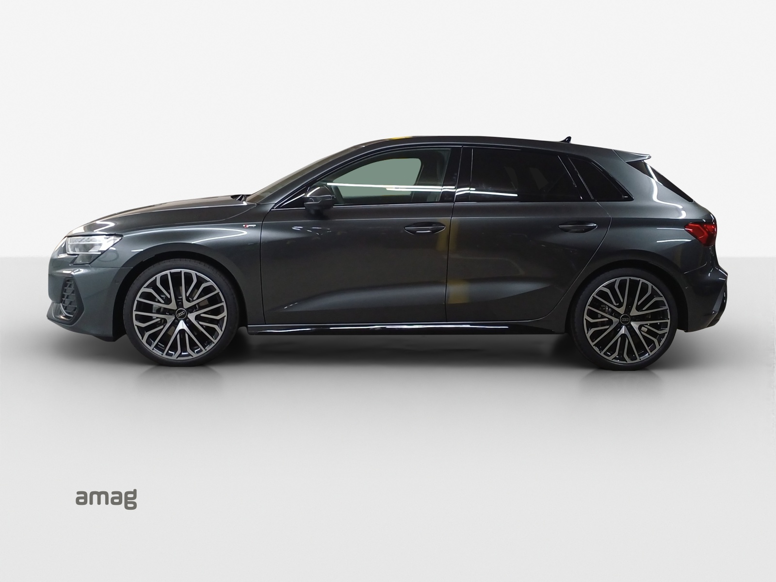 AUDI A3 Sportback TFSI 110 kW S line Attraction S tronic-showroom-element-1