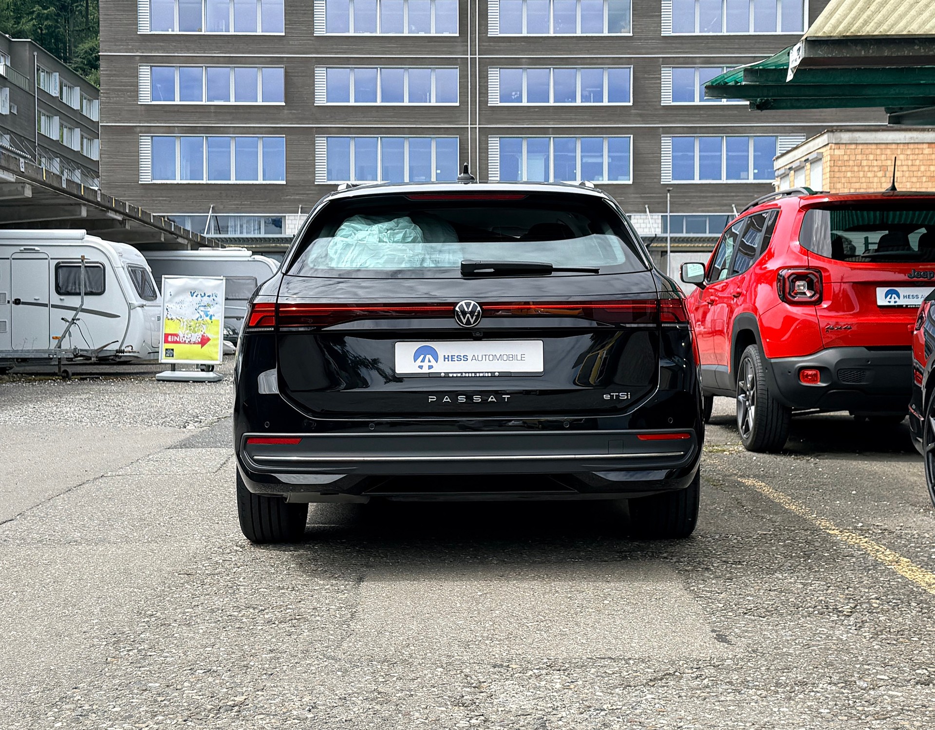 VW Passat Variant 1.5 eTSI evo2 Business DSG-Automat-image-14
