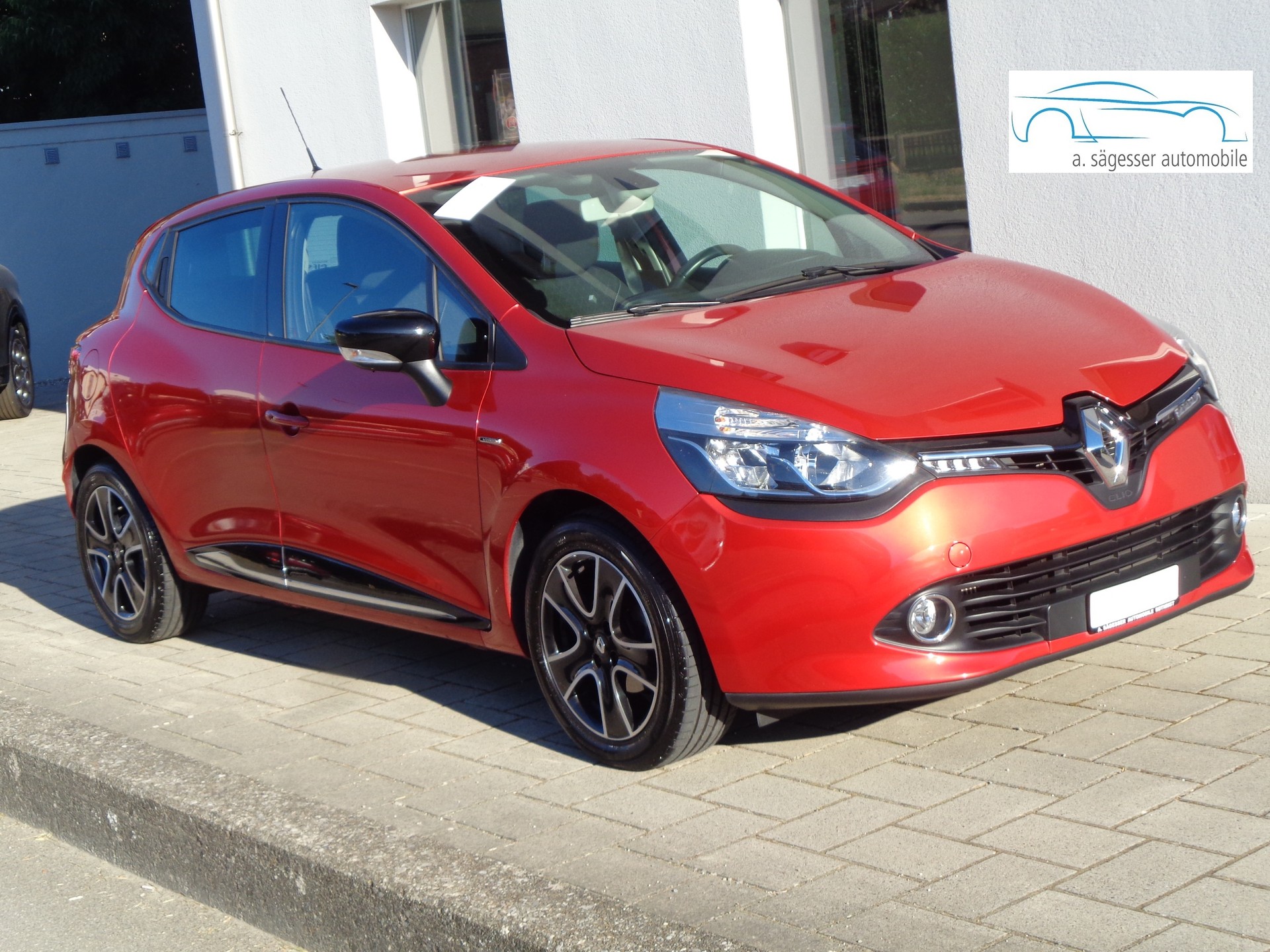 RENAULT Clio 1.2 16V T Limited EDC