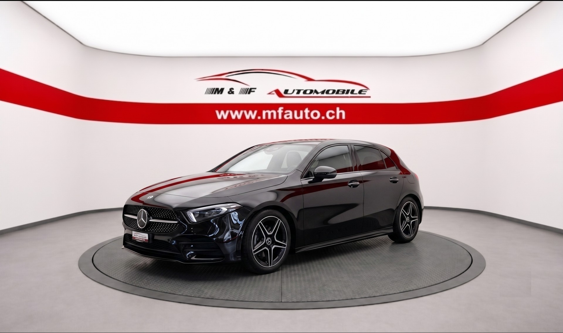 MERCEDES-BENZ A 180 AMG Line-showroom-element-1