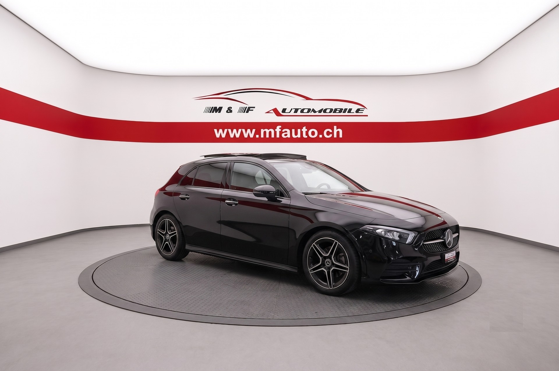 MERCEDES-BENZ A 180 AMG Line-showroom-element-2