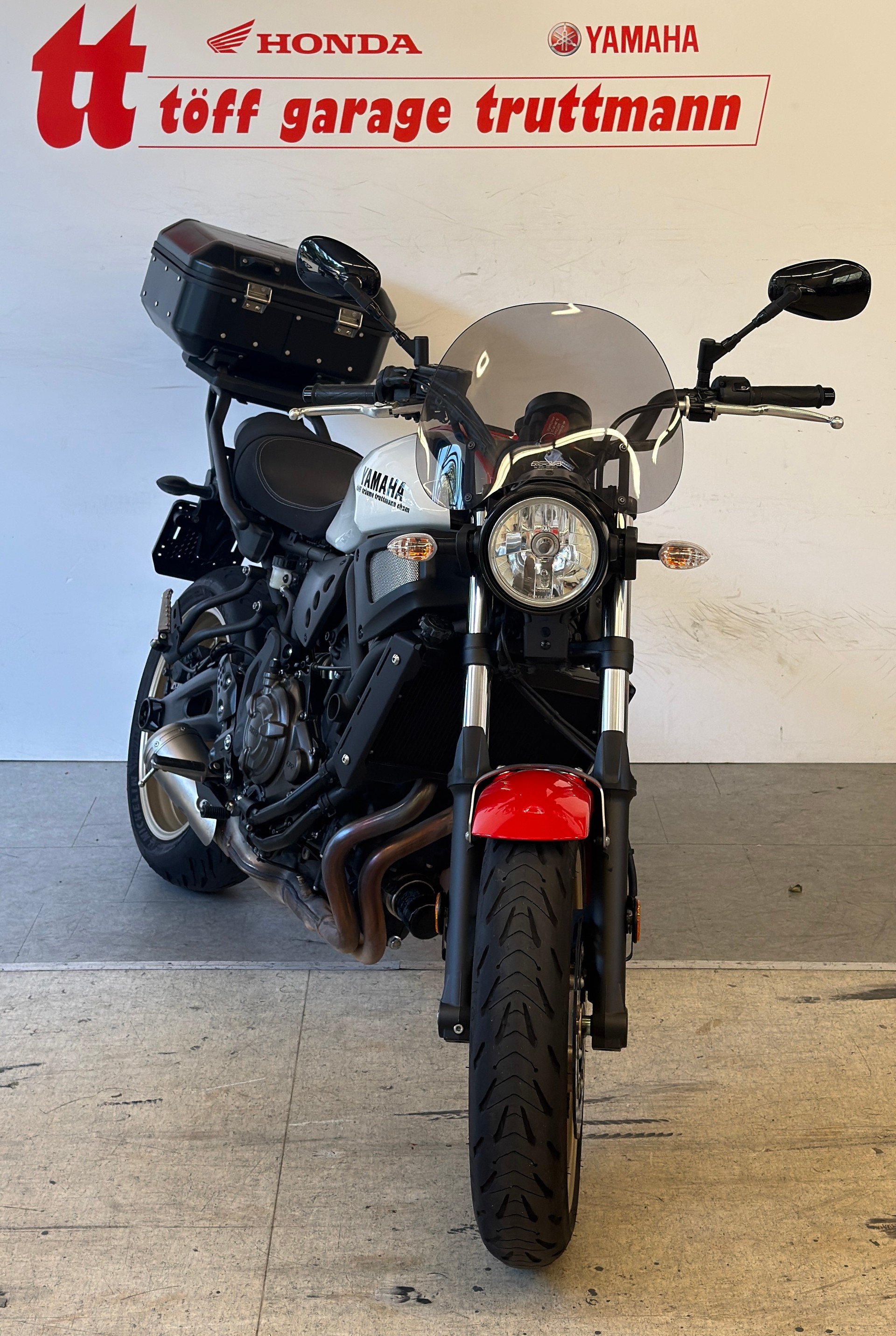 YAMAHA XSR 700-image-2