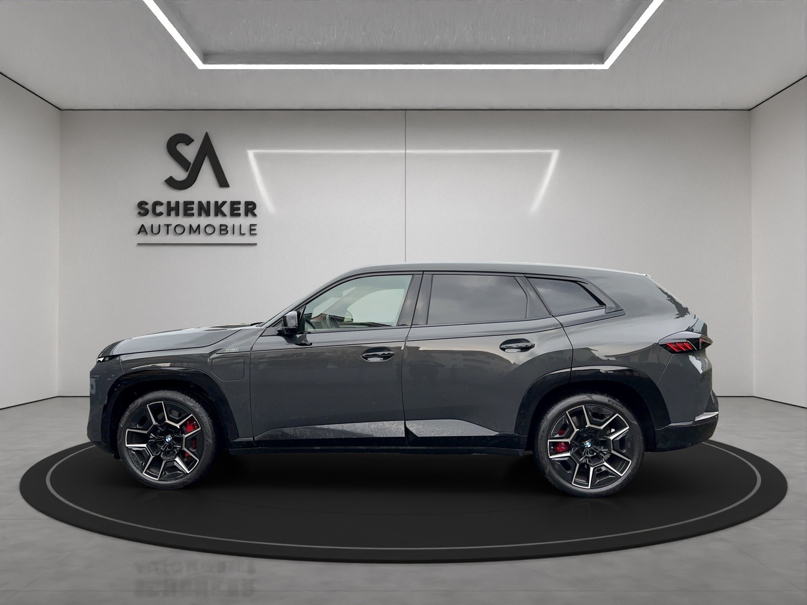 BMW XM xDrive 50e PHEV Steptronic-showroom-element-1