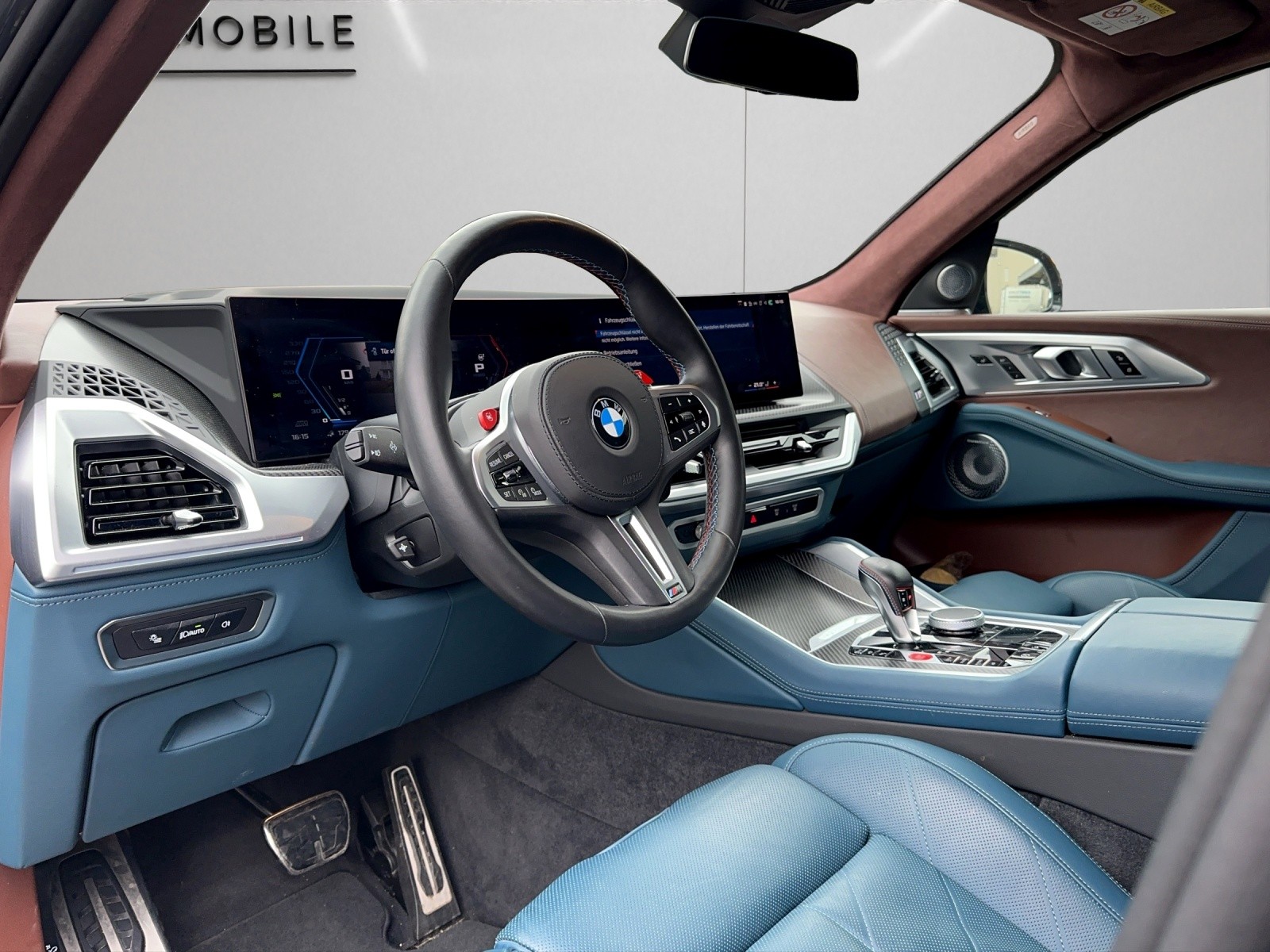 BMW XM xDrive 50e PHEV Steptronic-image-8