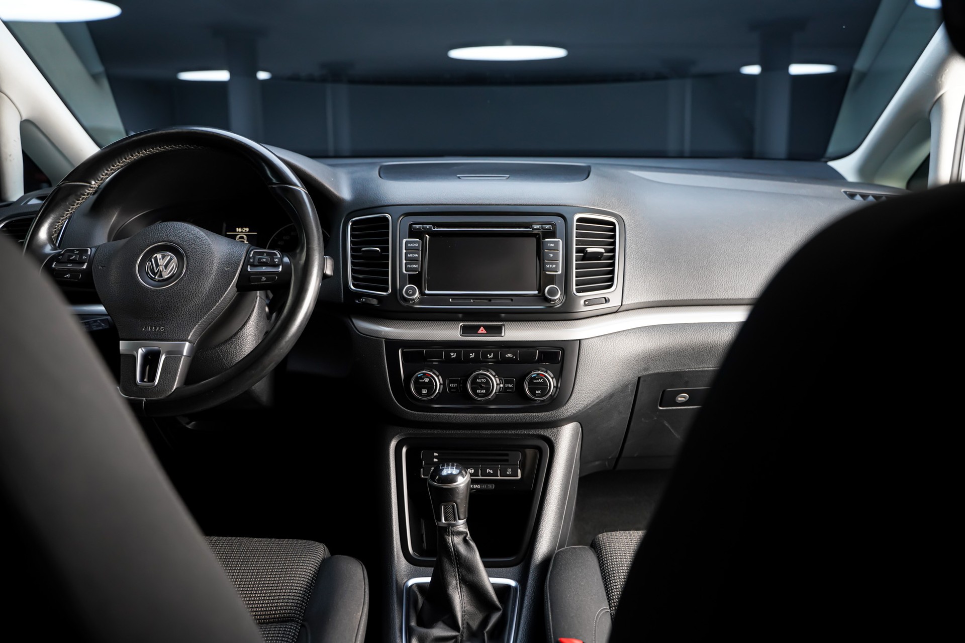 VW Sharan 2.0 TDI BMT Comfortline 4Motion 7-Plätzer-image-18