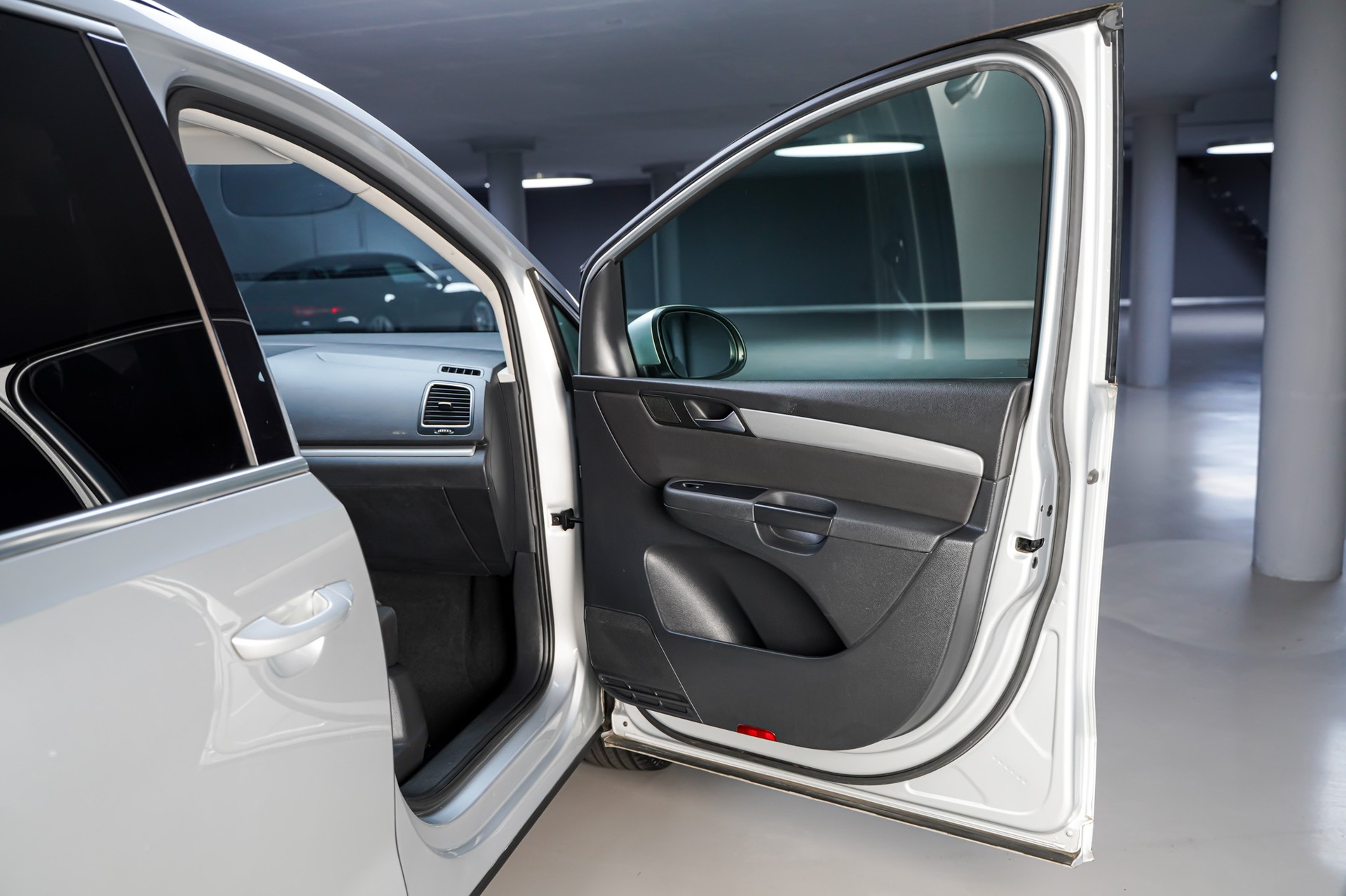 VW Sharan 2.0 TDI BMT Comfortline 4Motion 7-Plätzer-image-14