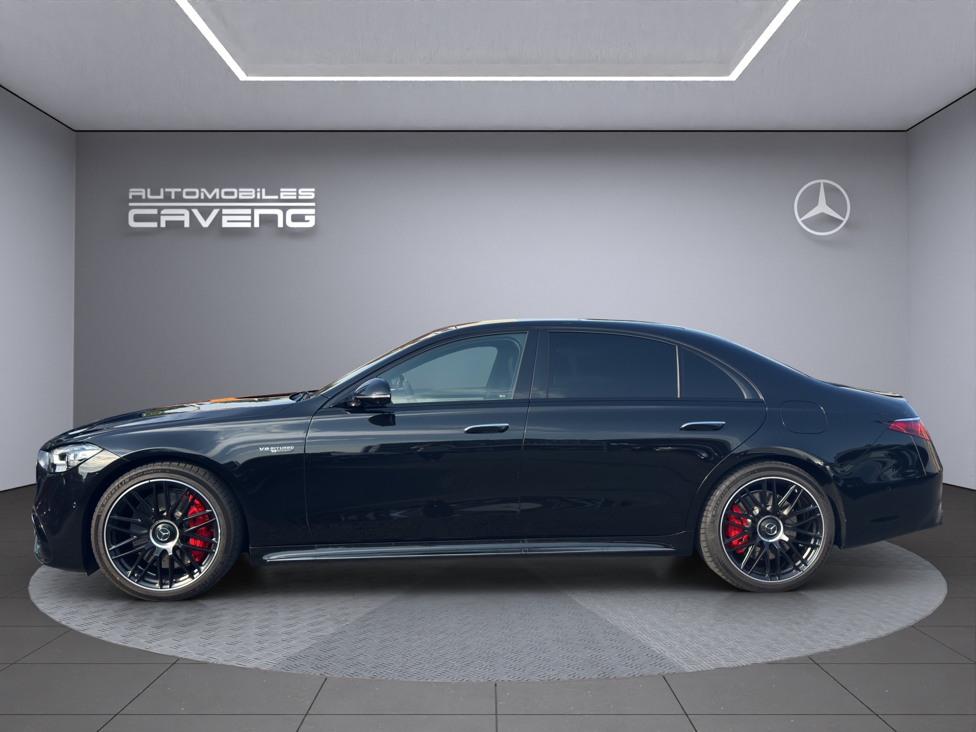 MERCEDES-BENZ S 63 AMG E Performance 4Matic-showroom-element-1