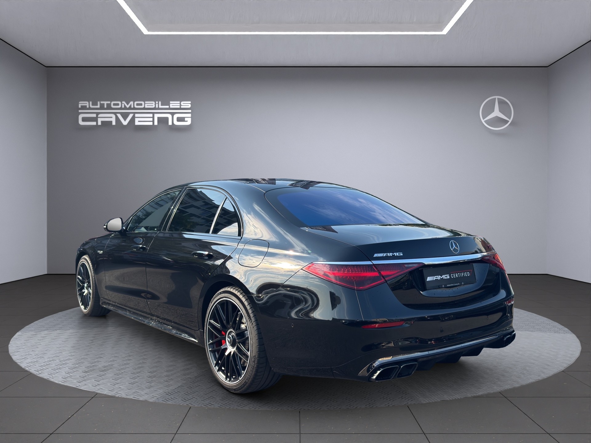 MERCEDES-BENZ S 63 AMG E Performance 4Matic-showroom-element-2