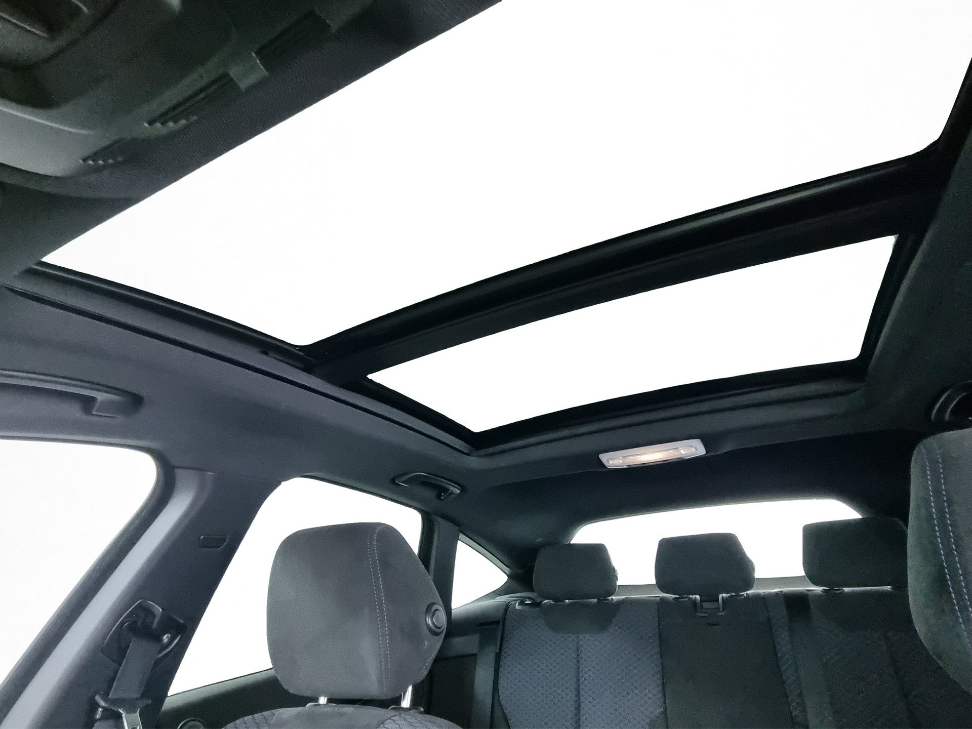 BMW 335i GT xDrive-image-12