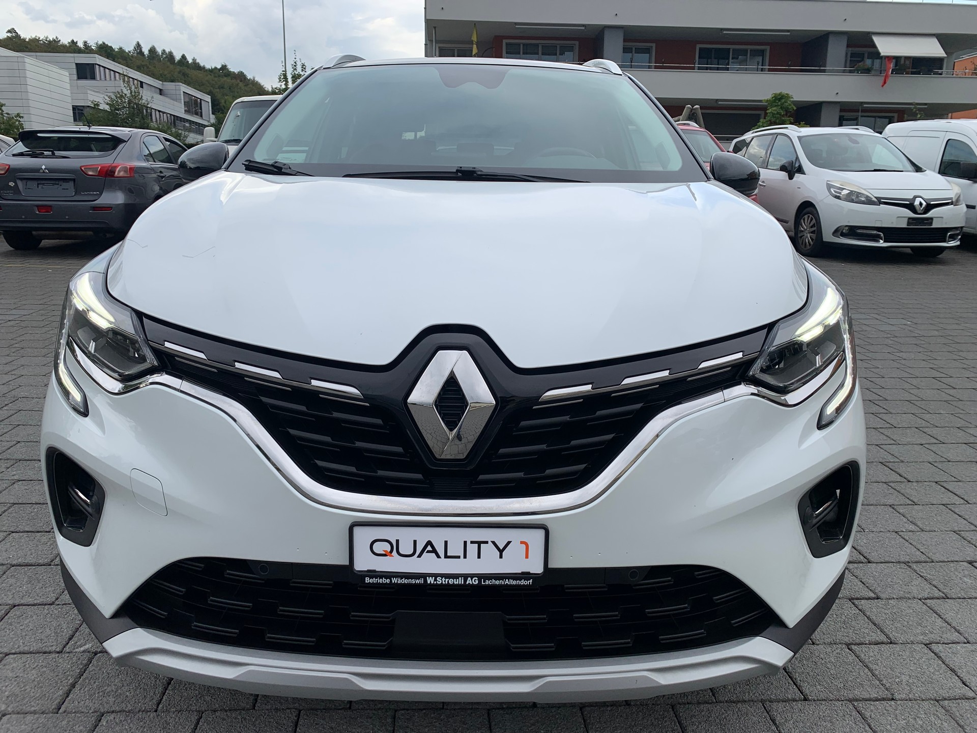 RENAULT Captur 1.3 TCe Edition1 EDC-image-4