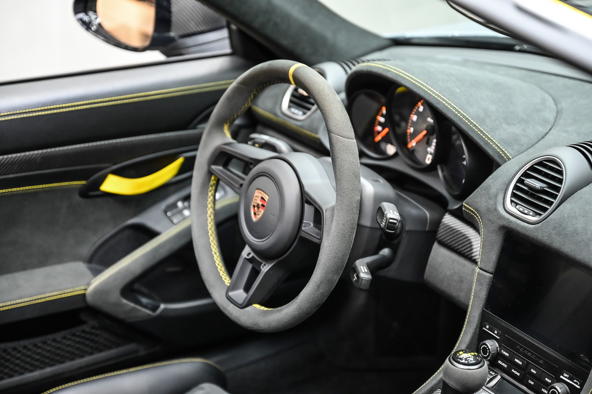 PORSCHE 718 Spyder RS PDK Weissach-Paket-image-25
