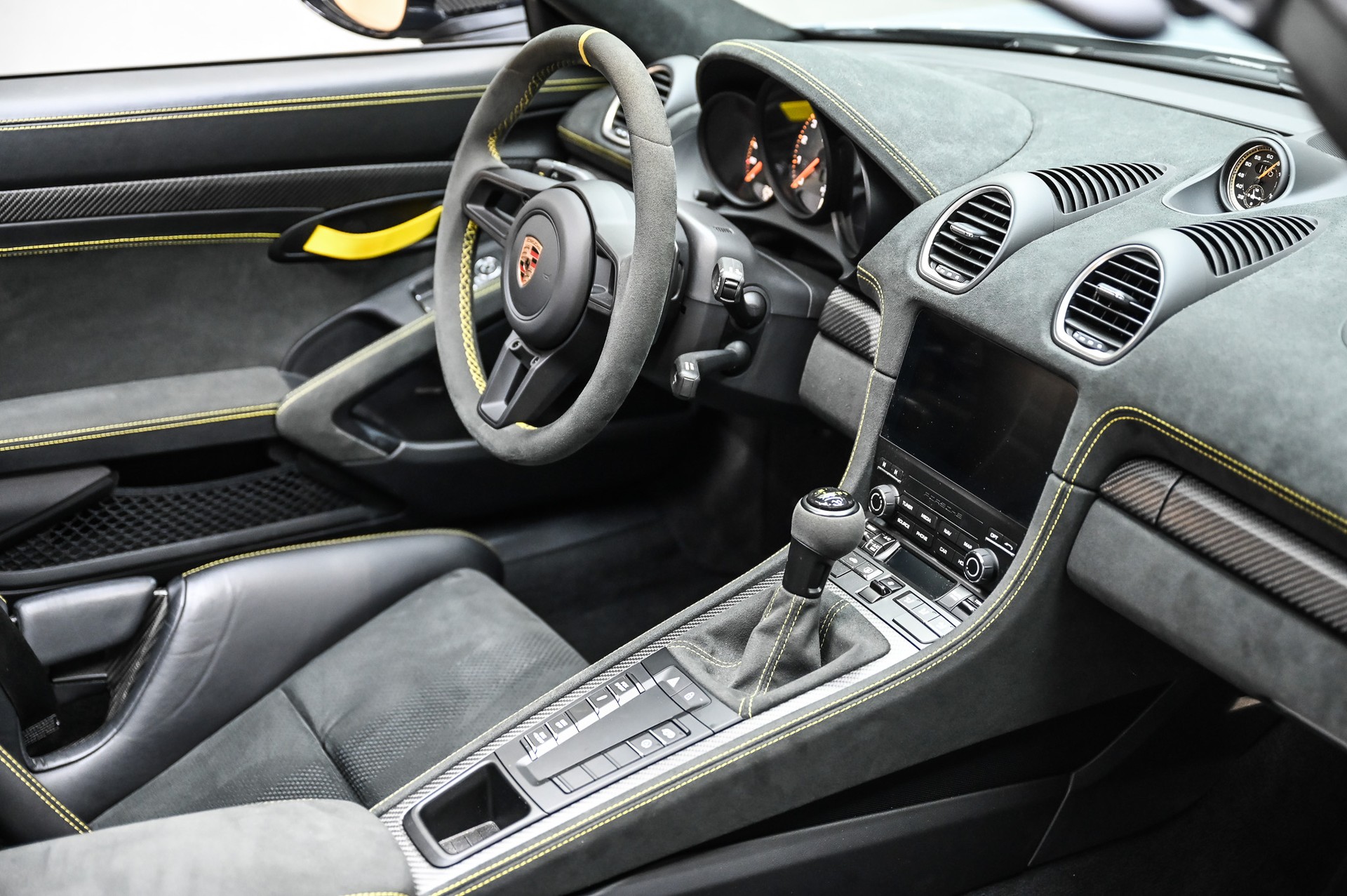 PORSCHE 718 Spyder RS PDK Weissach-Paket-image-27
