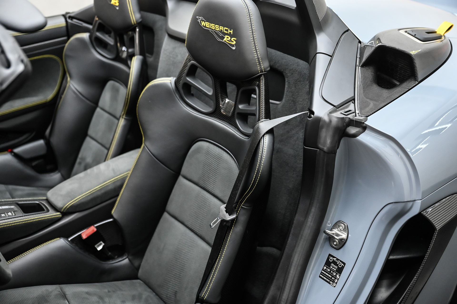 PORSCHE 718 Spyder RS PDK Weissach-Paket-image-31
