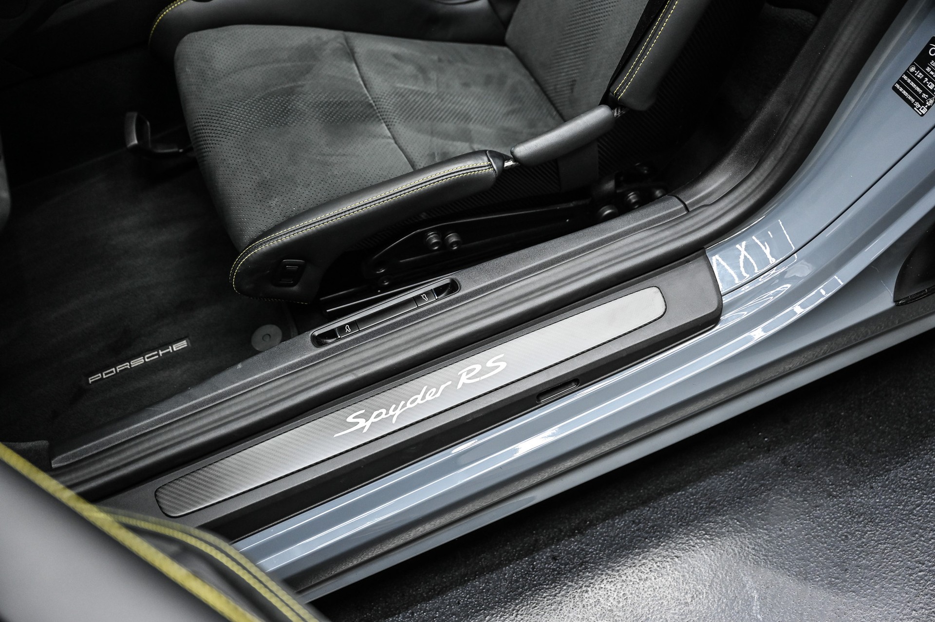 PORSCHE 718 Spyder RS PDK Weissach-Paket-image-32