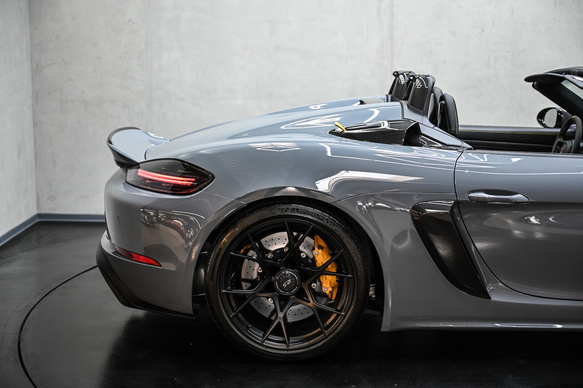 PORSCHE 718 Spyder RS PDK Weissach-Paket-image-16