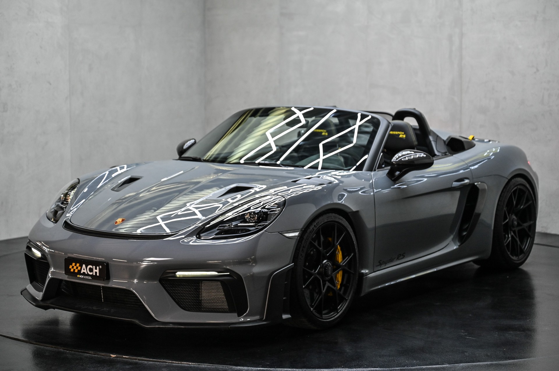 PORSCHE 718 Spyder RS PDK Weissach-Paket-showroom-element-2