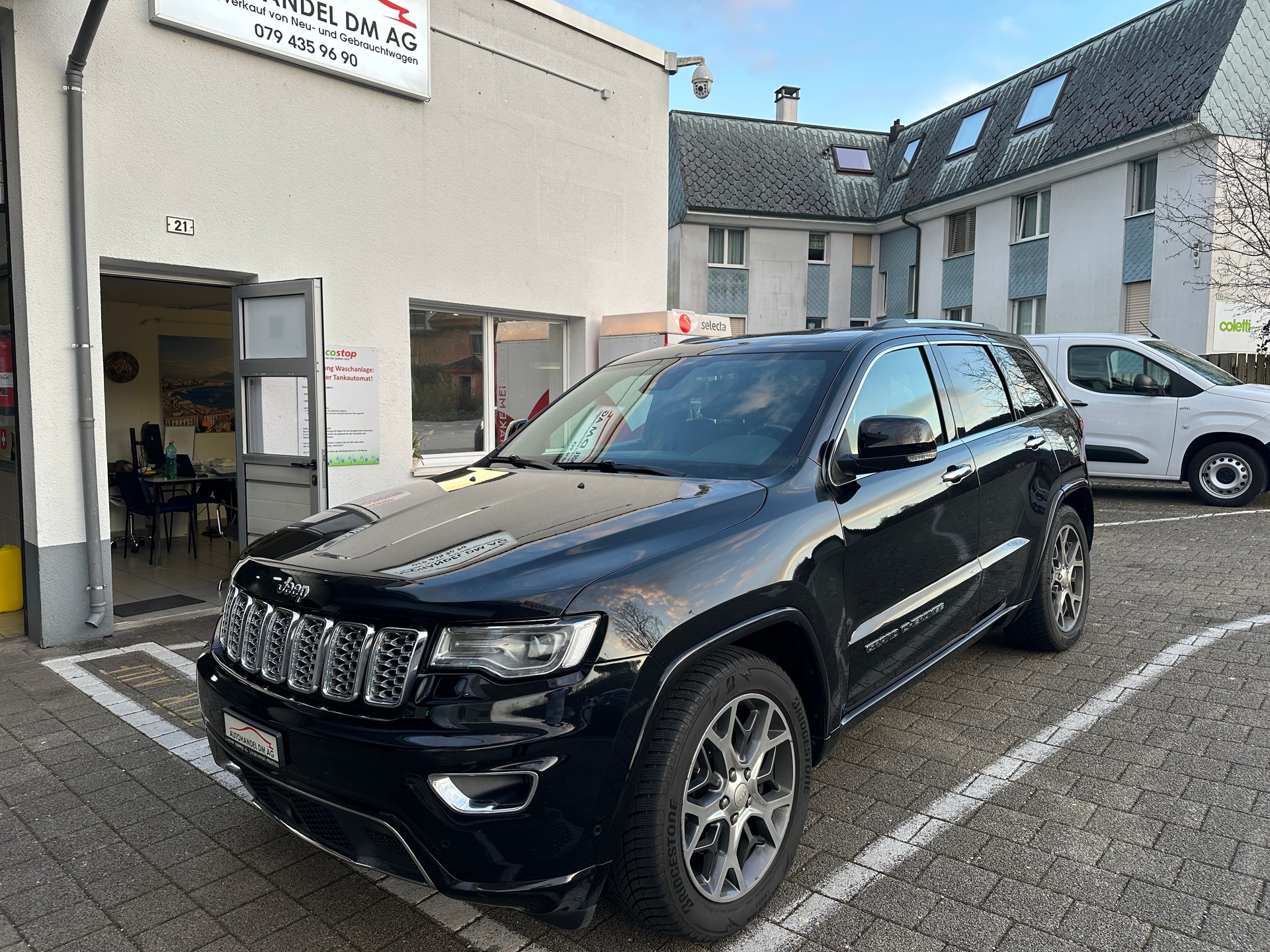 JEEP Grand Cherokee 3.0 CRD Overland Automatic-showroom-element-1