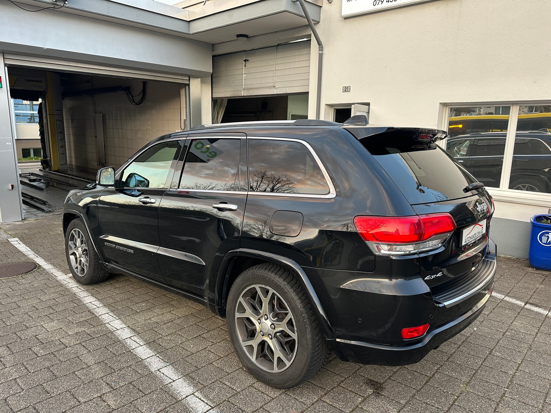 JEEP Grand Cherokee 3.0 CRD Overland Automatic-showroom-element-3