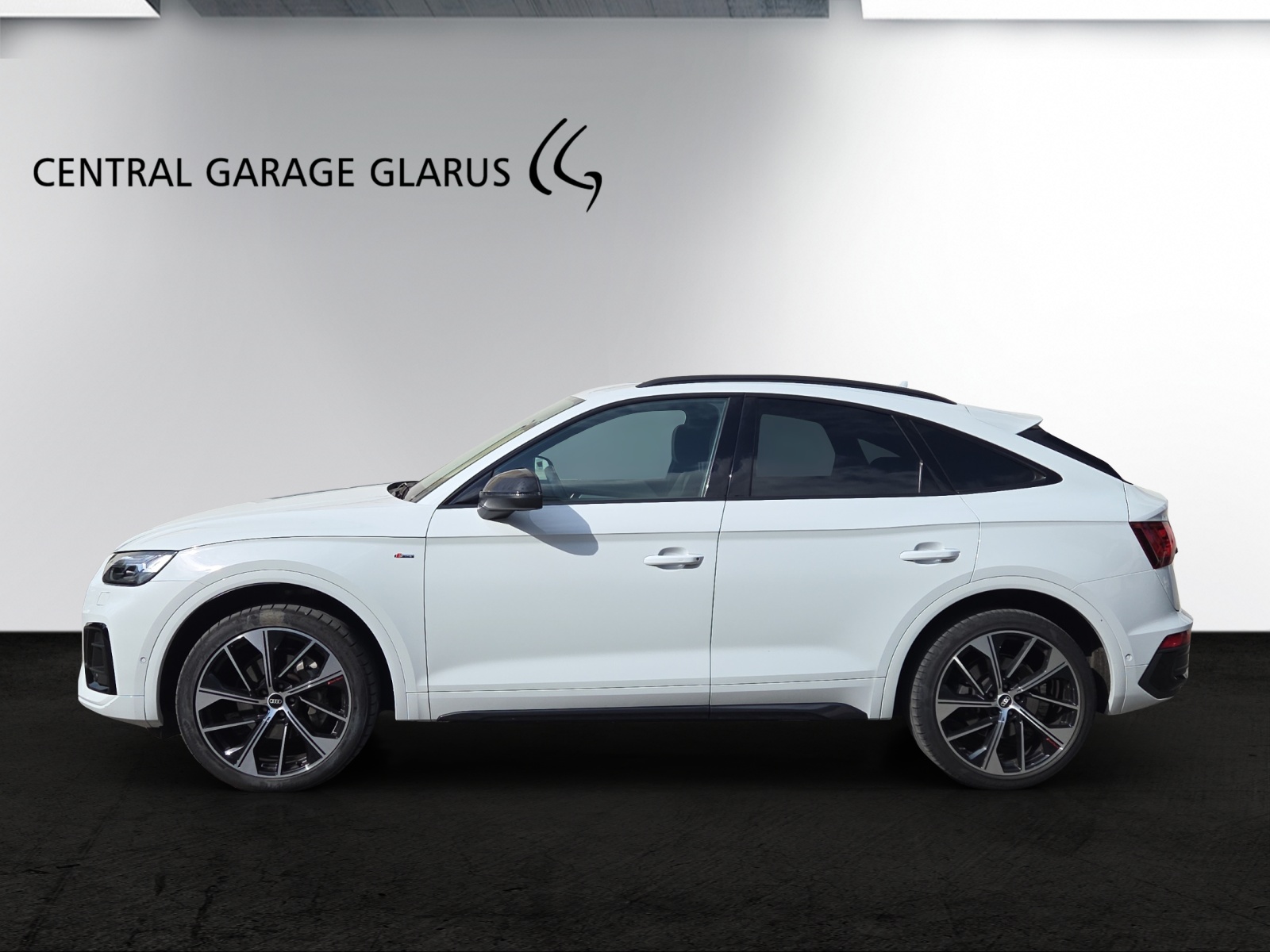 AUDI Q5 Sportback 40 TDI Blackedition quattro S-tronic-showroom-element-3