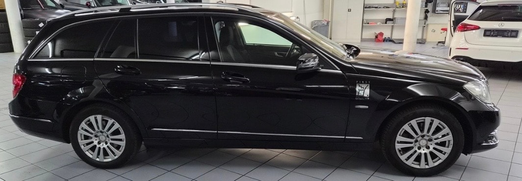 MERCEDES-BENZ C 180 BlueEfficiency 7G-Tronic-image-4