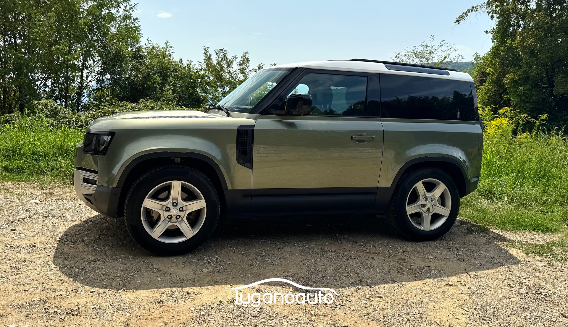 LAND ROVER Defender 90 3.0D I6 250 First Edition AT8-image-2