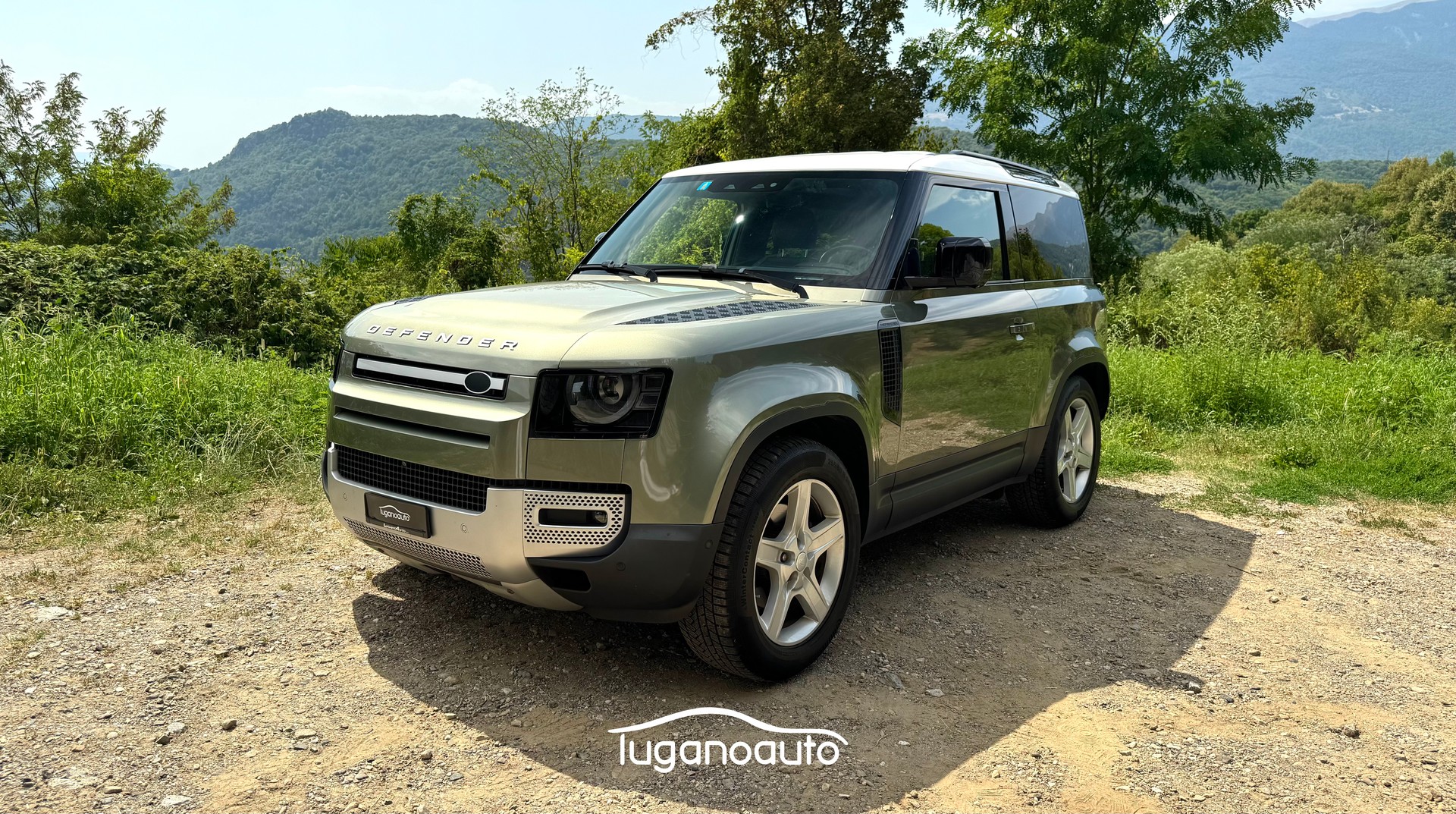 LAND ROVER Defender 90 3.0D I6 250 First Edition AT8