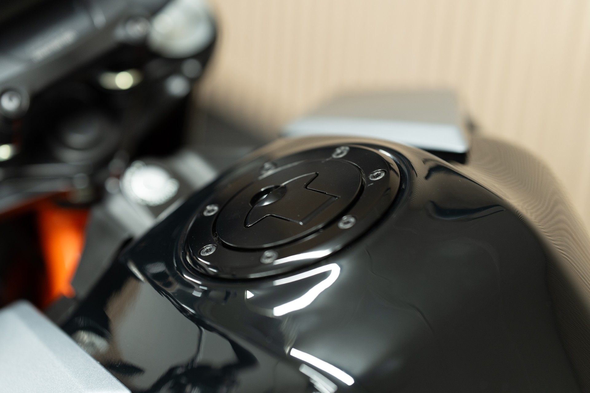 KTM 125 Duke-showroom-element-3