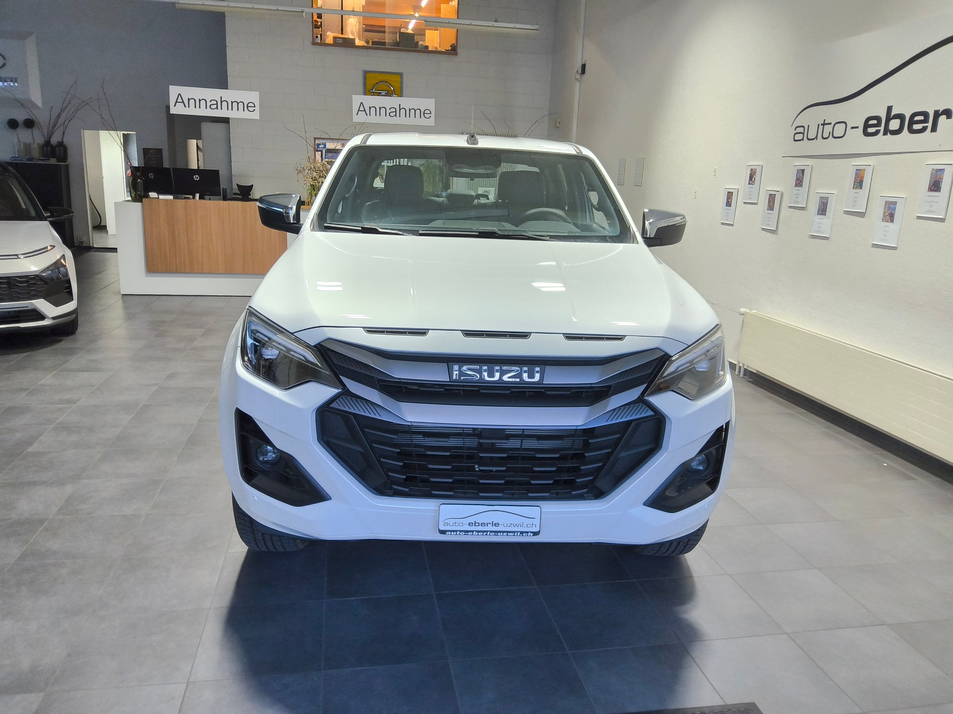 ISUZU Isuzu D-Max Crew Prestige 2.2-showroom-element-3