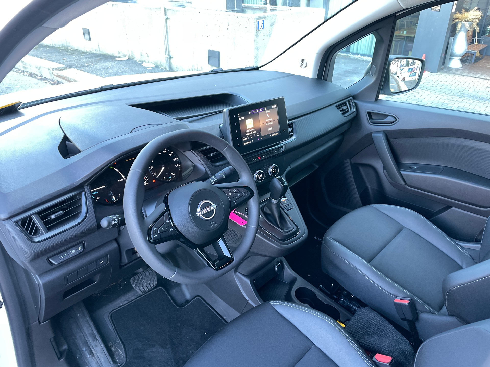 NISSAN Townstar EV45 kWh 22kW L2 Acenta-image-10